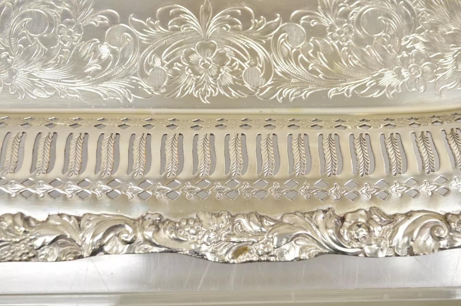 Vintage English Victorian Silver Plated Reticulated Square Servierplatte Tablett im Zustand „Gut“ im Angebot in Philadelphia, PA