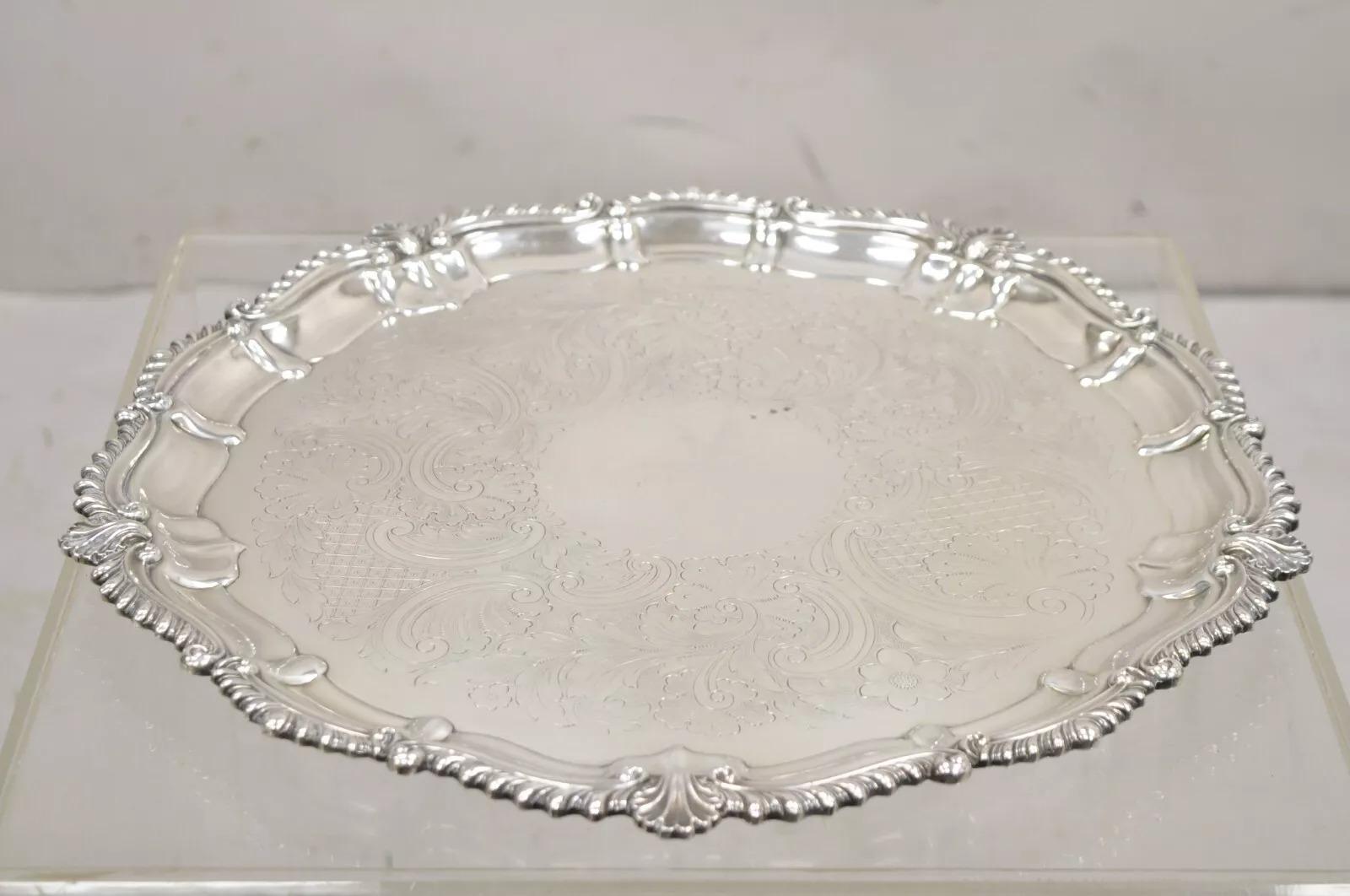 Victorien Vintage English Victorian Silver Plated Round Scalloped Serving Platter Tray en vente