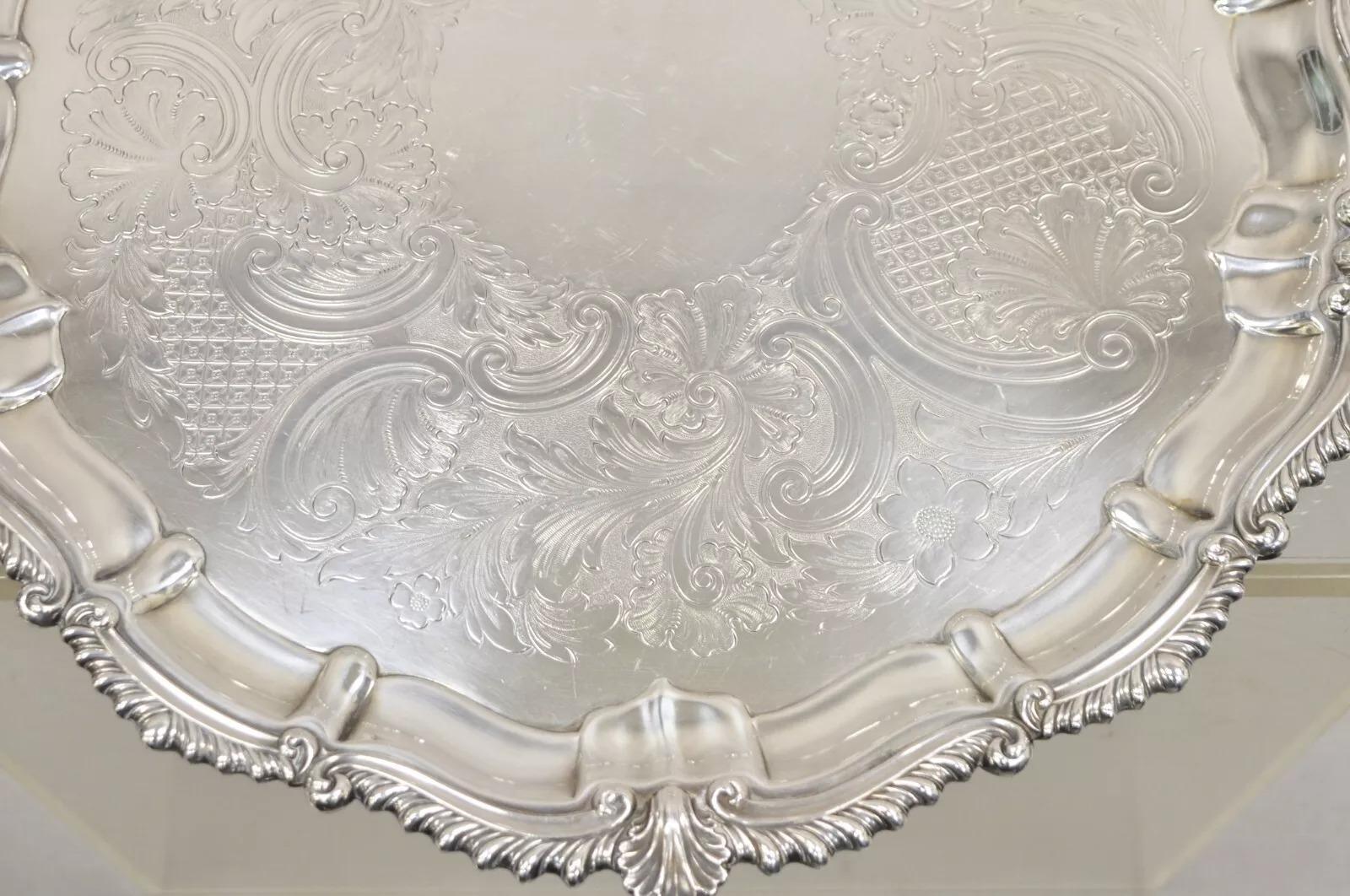 Inconnu Vintage English Victorian Silver Plated Round Scalloped Serving Platter Tray en vente