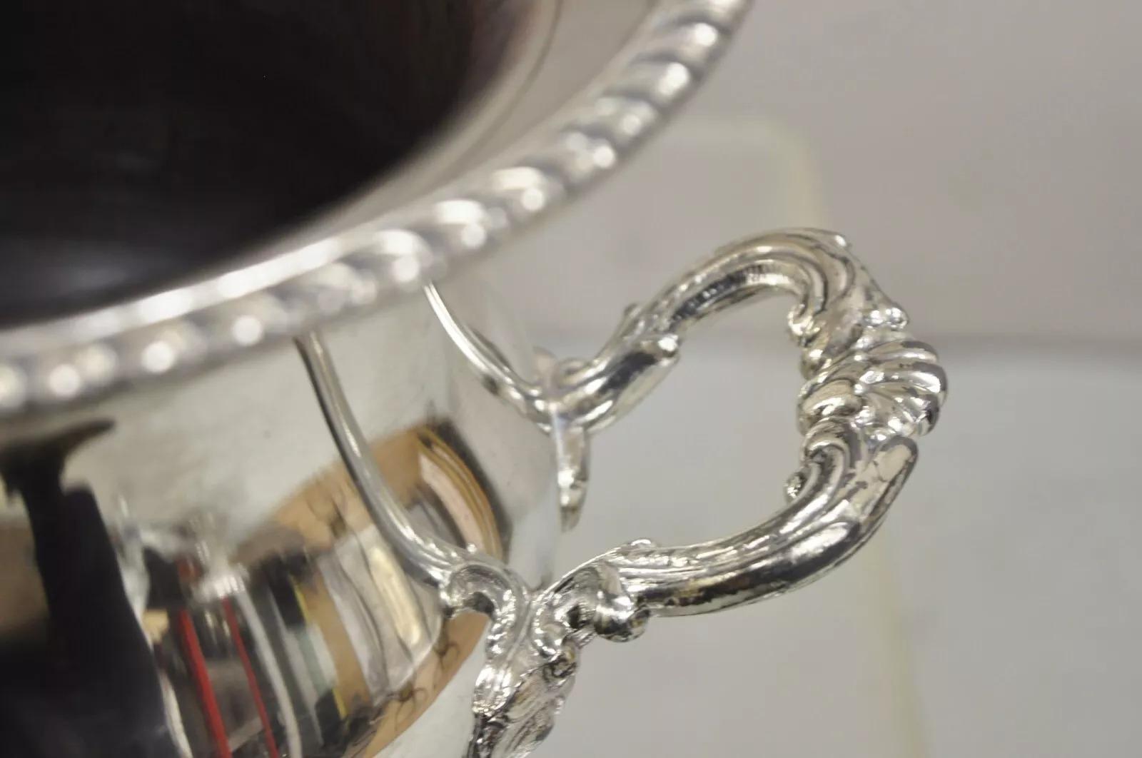 20ième siècle Seau à glace et champagne victorien anglais vintage en métal argenté en vente