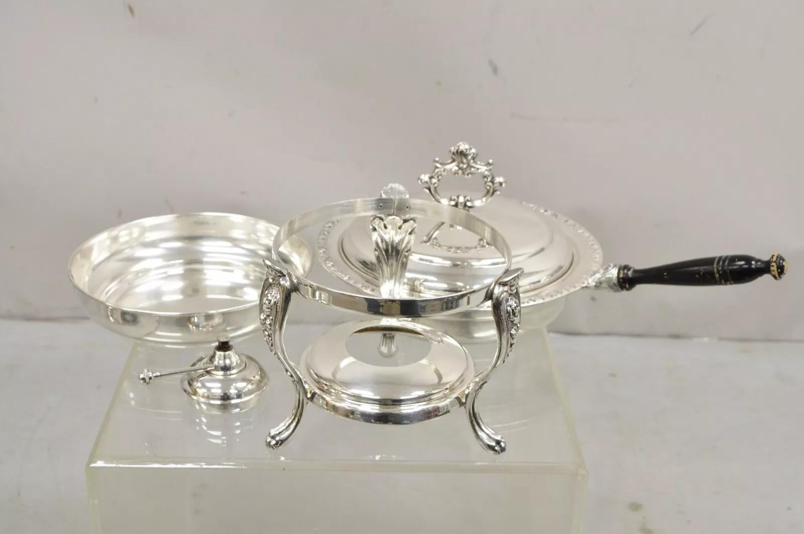 Vintage English Victorian Style Silver Plated Chafing Dish Warmer auf Stand. Circa Mitte des 20. Jahrhunderts. Abmessungen: 13,5
