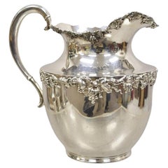 Pichet à eau de style victorien anglais vintage en métal argenté à motif de vigne