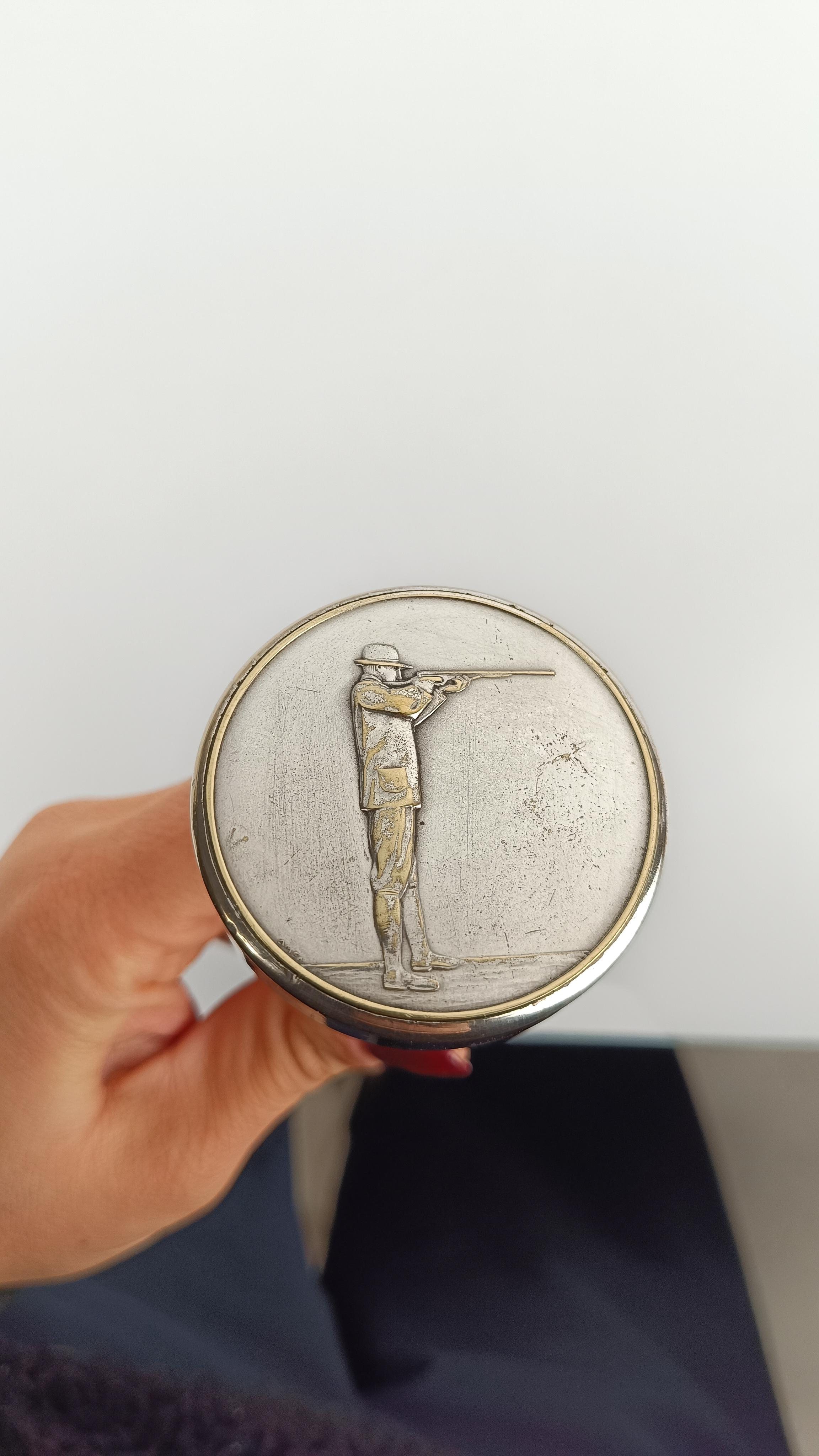 Bastone da passeggio inglese d'epoca con manico placcato in argento raffigurante un tiratore d'argilla In condizioni buone in vendita a Roma, IT