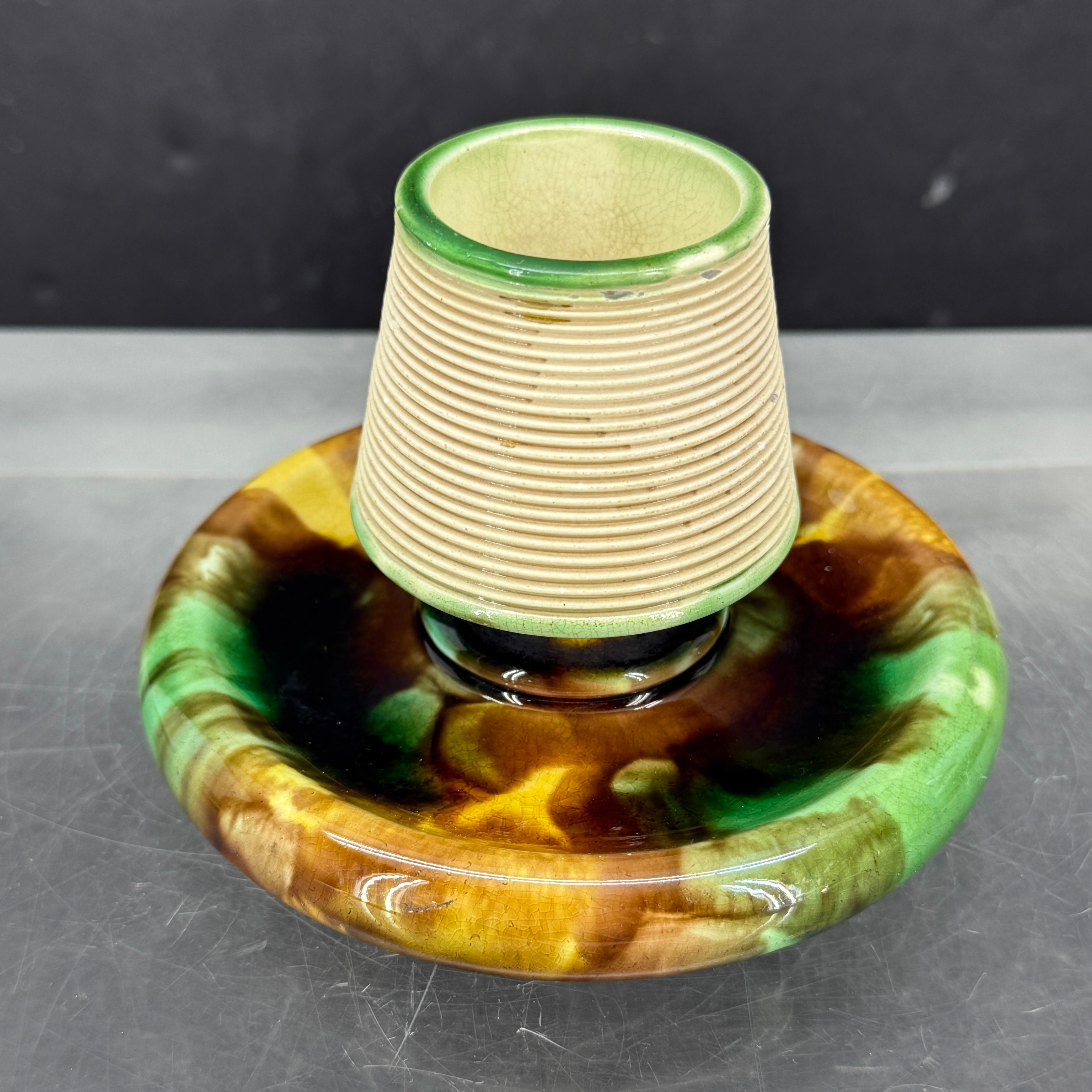 Vintage English Wedgwood Majolica Match Holder With Striker In Good Condition For Sale In Haddonfield, NJ