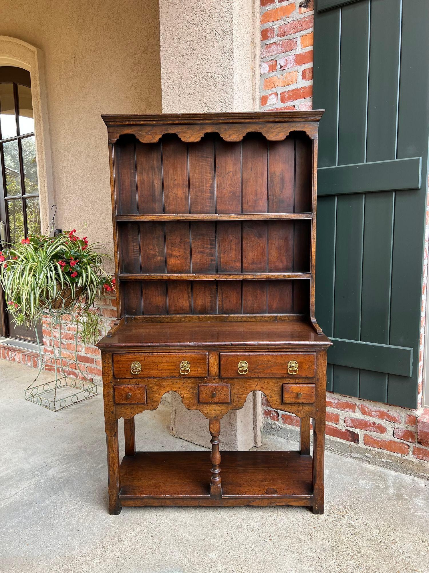 Vintage English Welsh dresser PETITE sideboard oak farmhouse kitchen cabinet.

Direct from England, a charming vintage English “Welsh Dresser” or sideboard, ALWAYS a Classic that blends perfectly with every style, and provides an abundance of