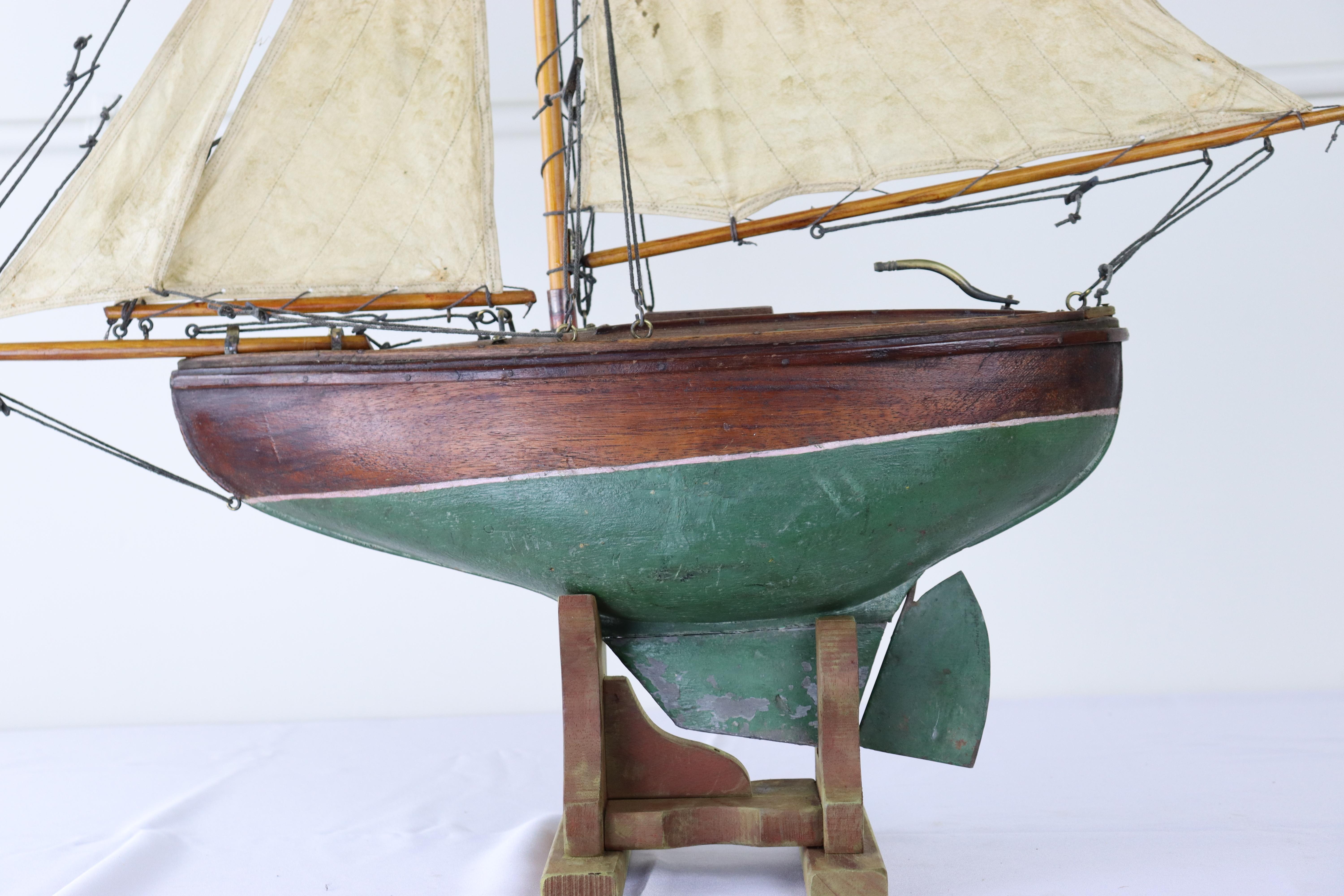 Vintage English Wide Hull Pond Yacht For Sale 5
