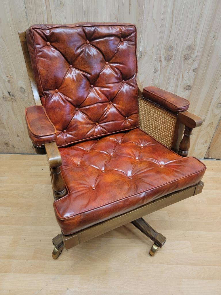  Vintage English William IV Style Button Tufted Leather Swivel Armchair by Baker For Sale 2