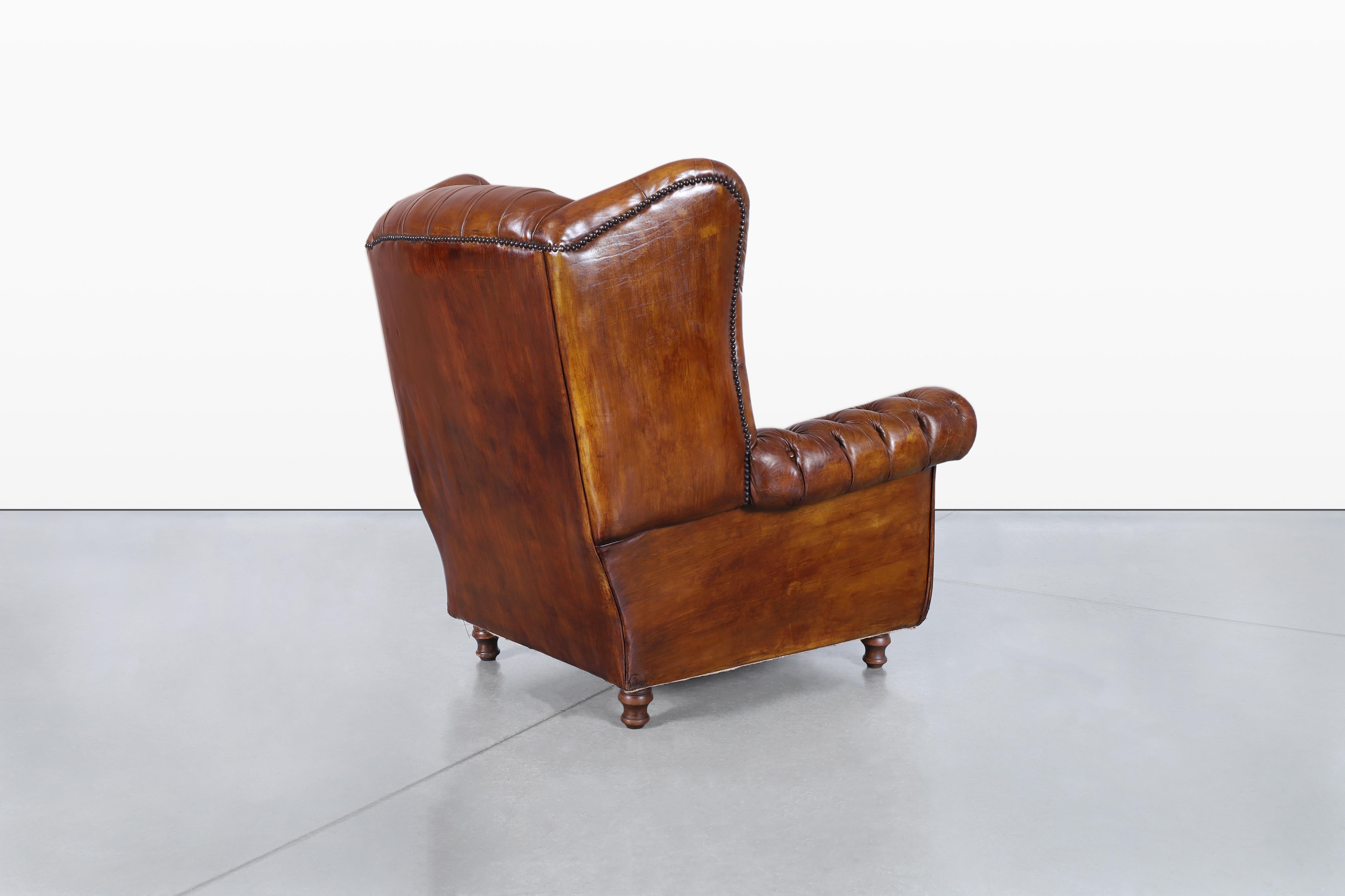 Vintage English Wingback Leder Chesterfield Lounge Stühle im Angebot 5