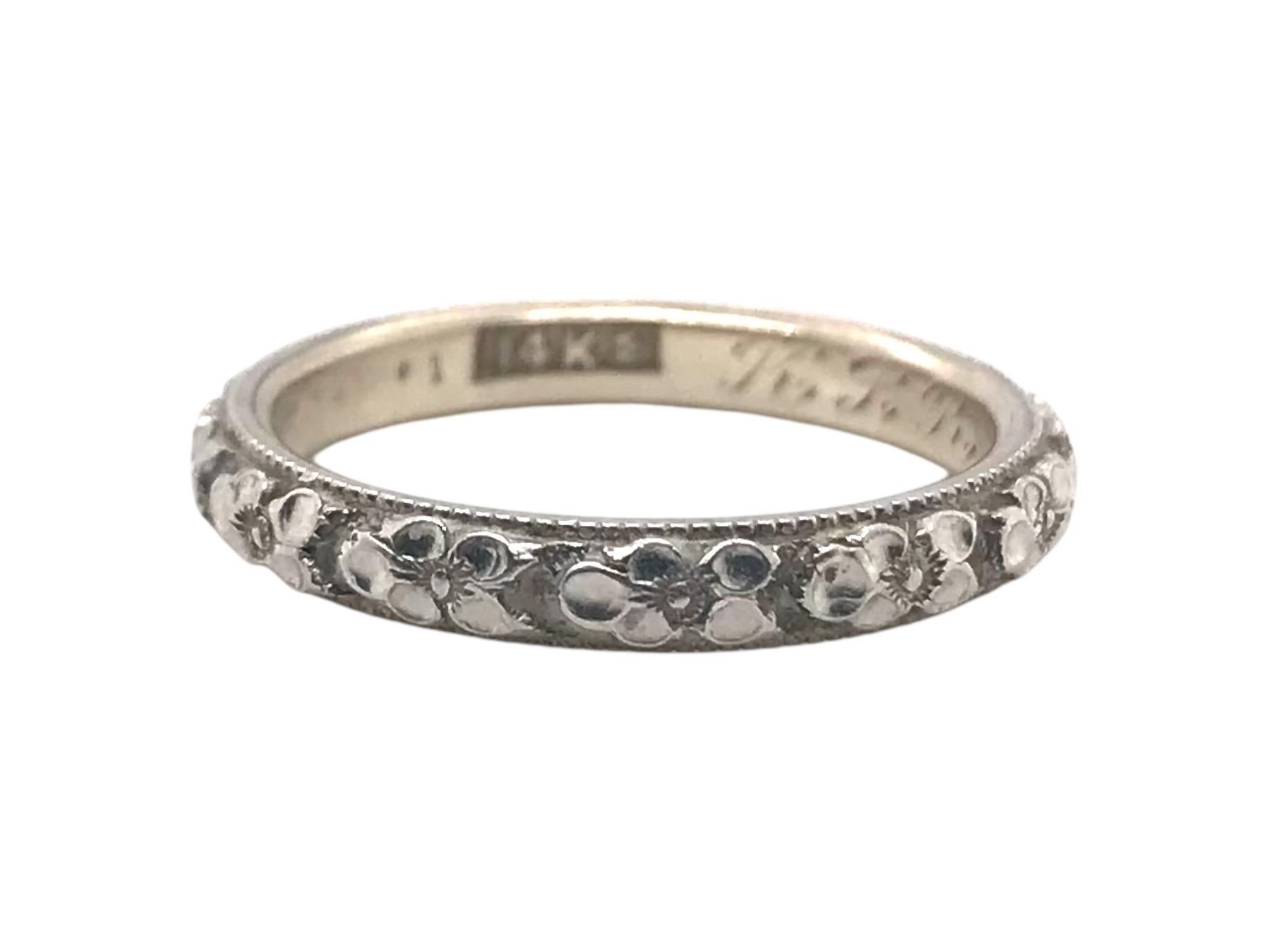 Women's Vintage Engraved 14K White Gold Wedding Band Size 5.5 For Sale
