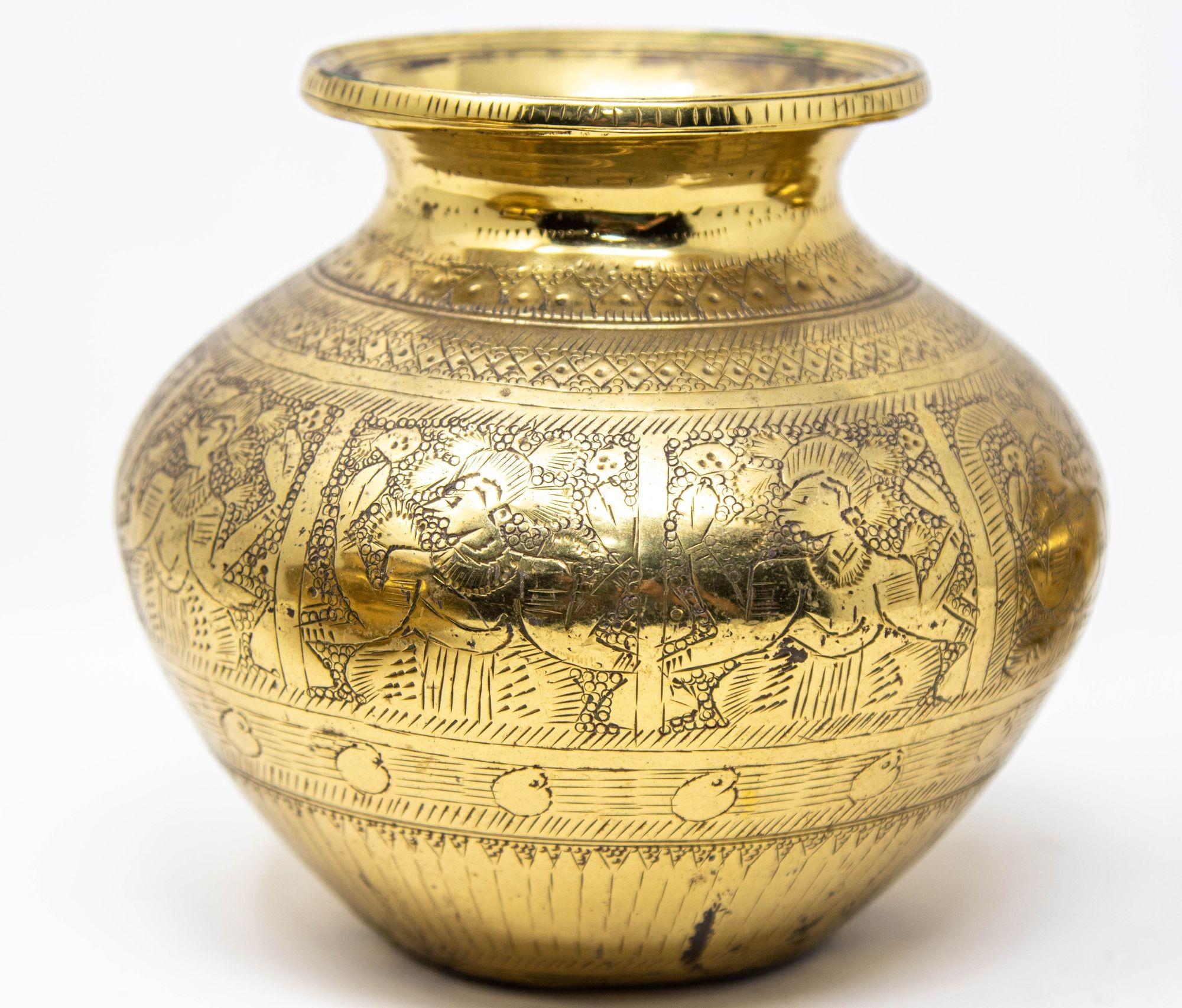 Vintage Engraved Brass Lota Vessel from India 1950s Set of 4 For Sale 4