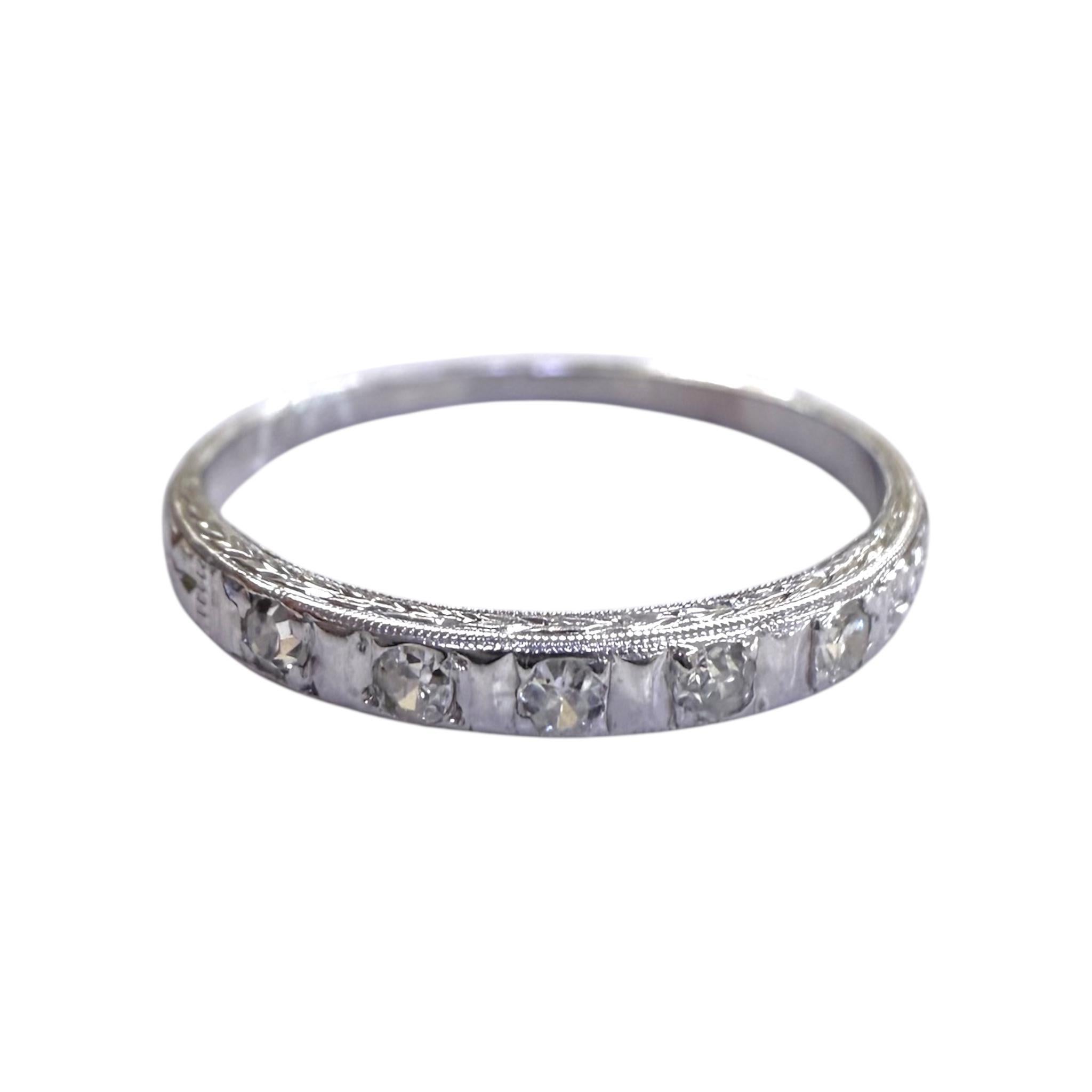 Vintage Graviertes Diamantband 18K Weißgold im Zustand „Gut“ im Angebot in Montgomery, AL