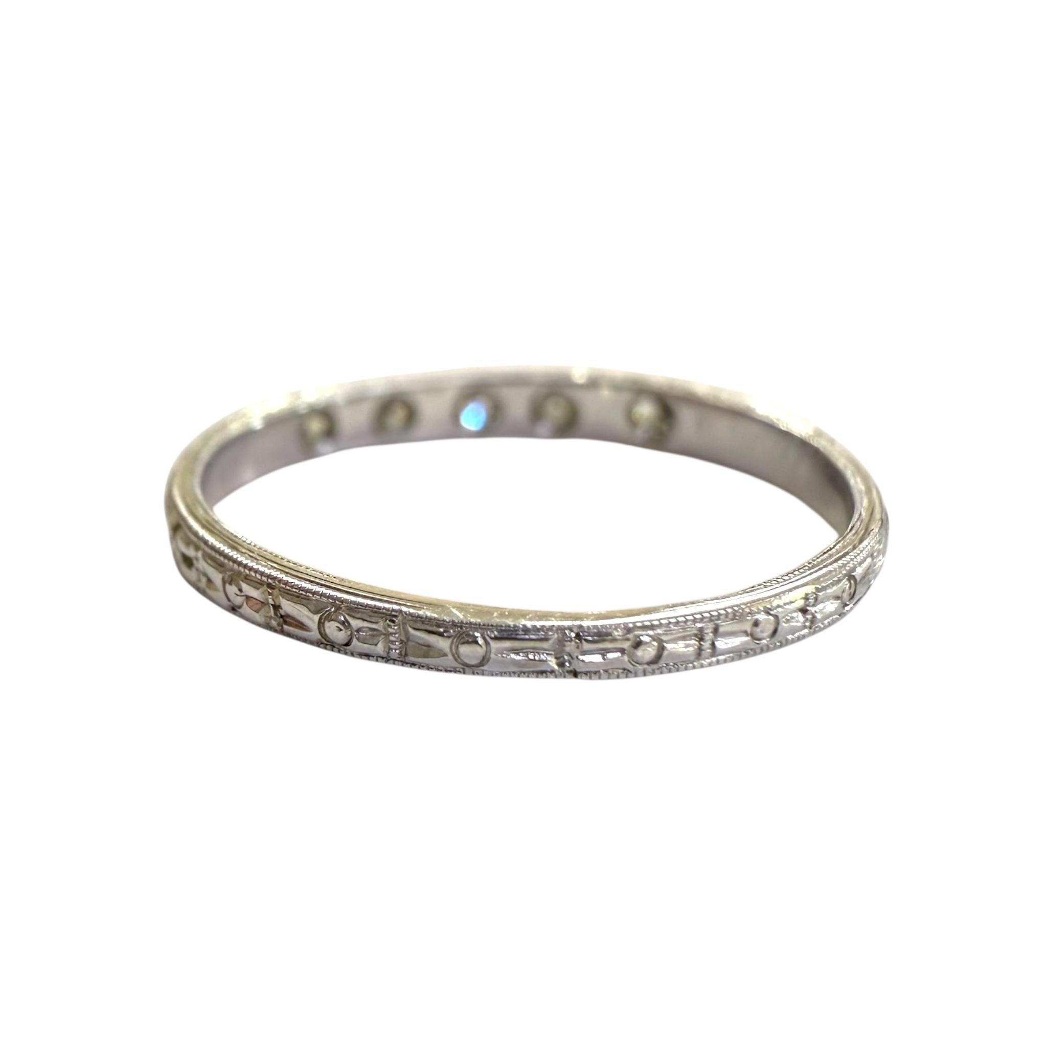 Vintage Graviertes Diamantband 18K Weißgold im Angebot 2