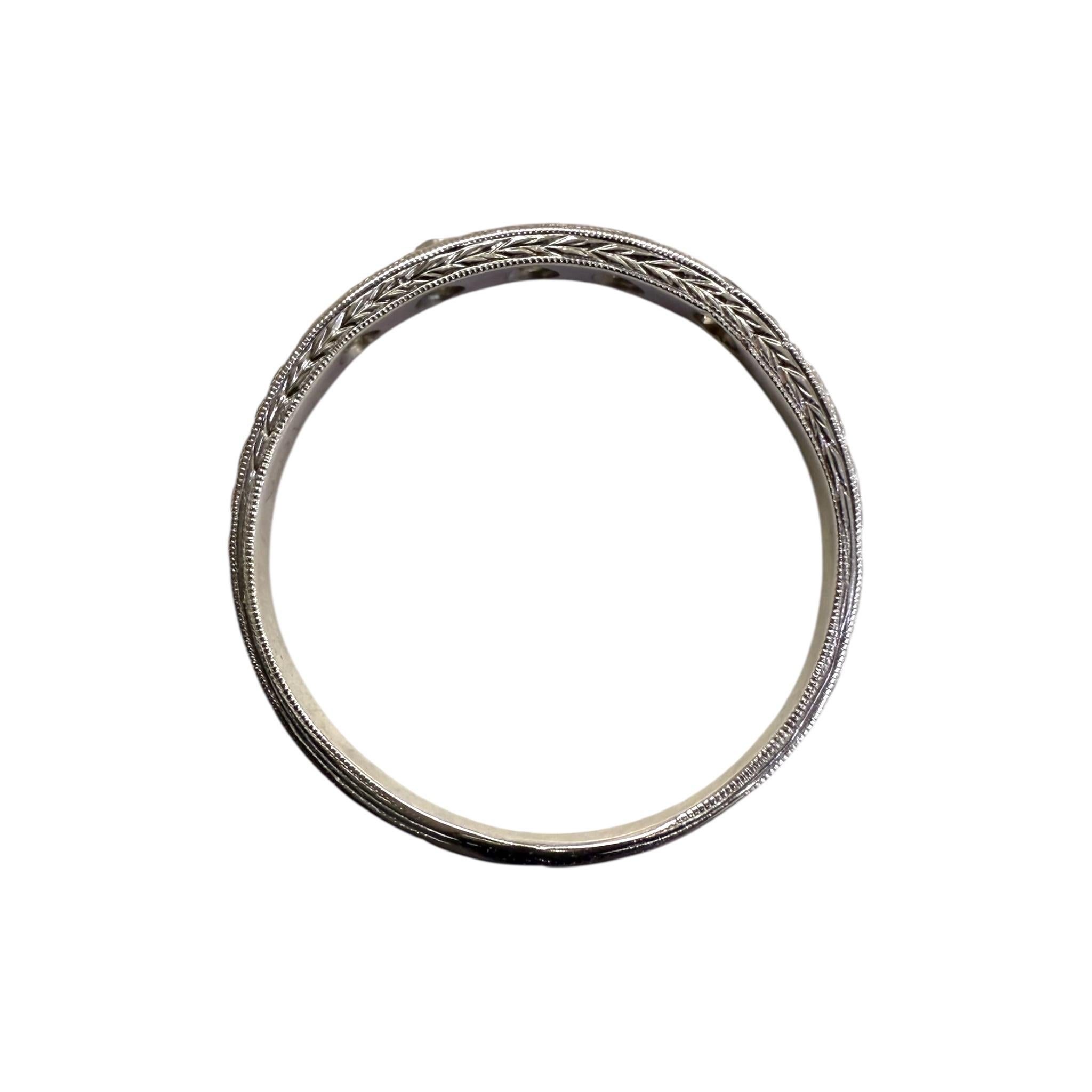 Vintage Graviertes Diamantband 18K Weißgold im Angebot 3