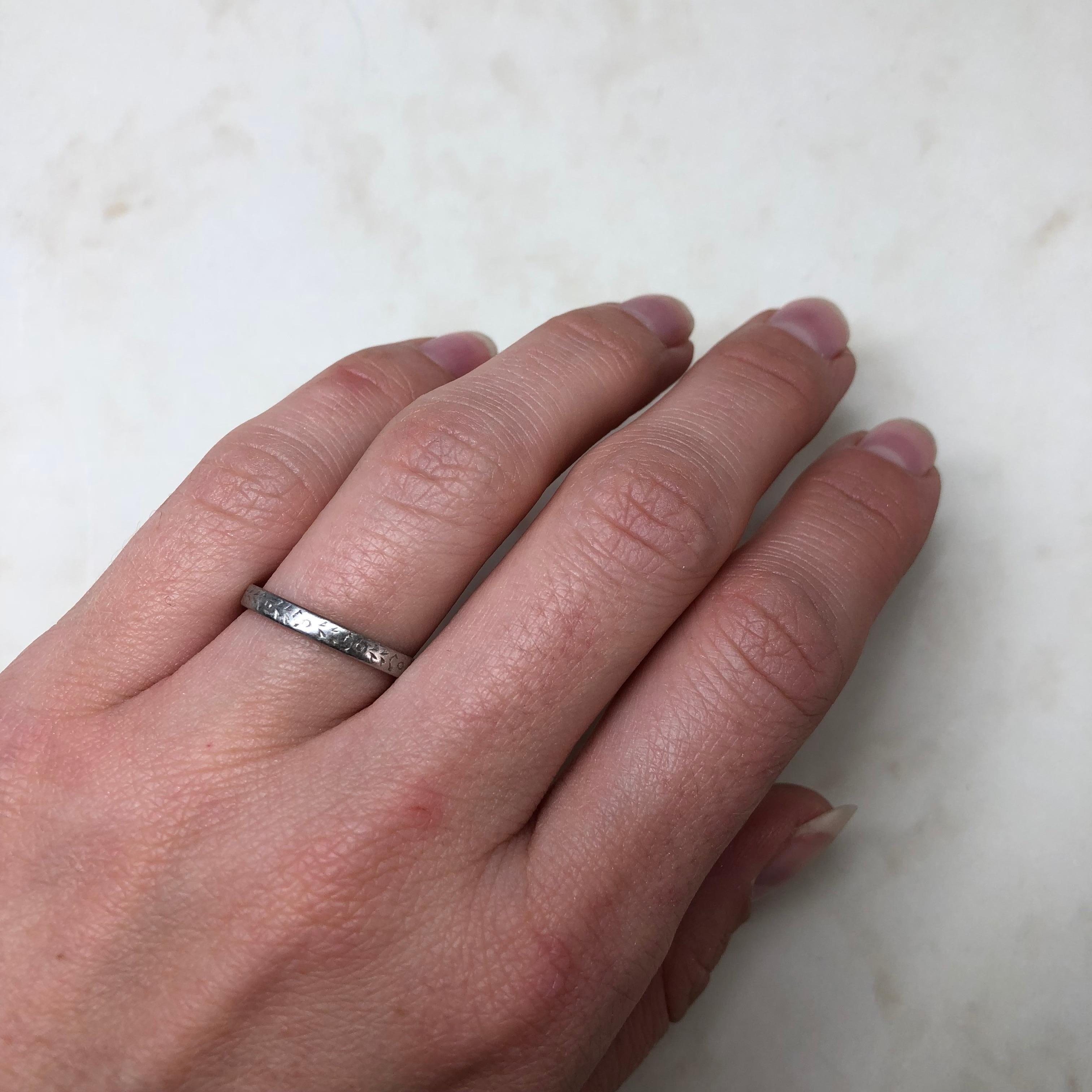Vintage Engraved Platinum Band In Good Condition For Sale In Chipping Campden, GB