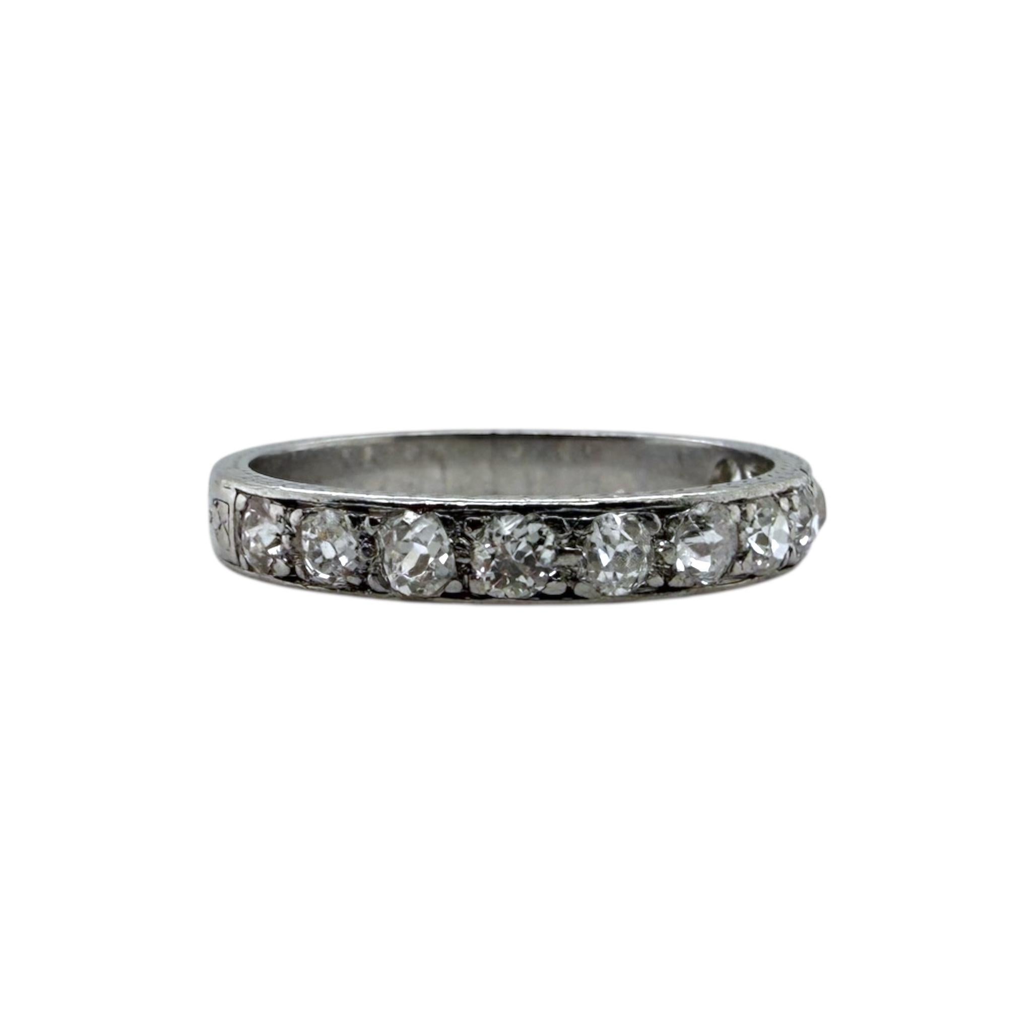 Vintage Engraved Platinum Diamond Wedding Band Size 6 In Good Condition For Sale In Montgomery, AL