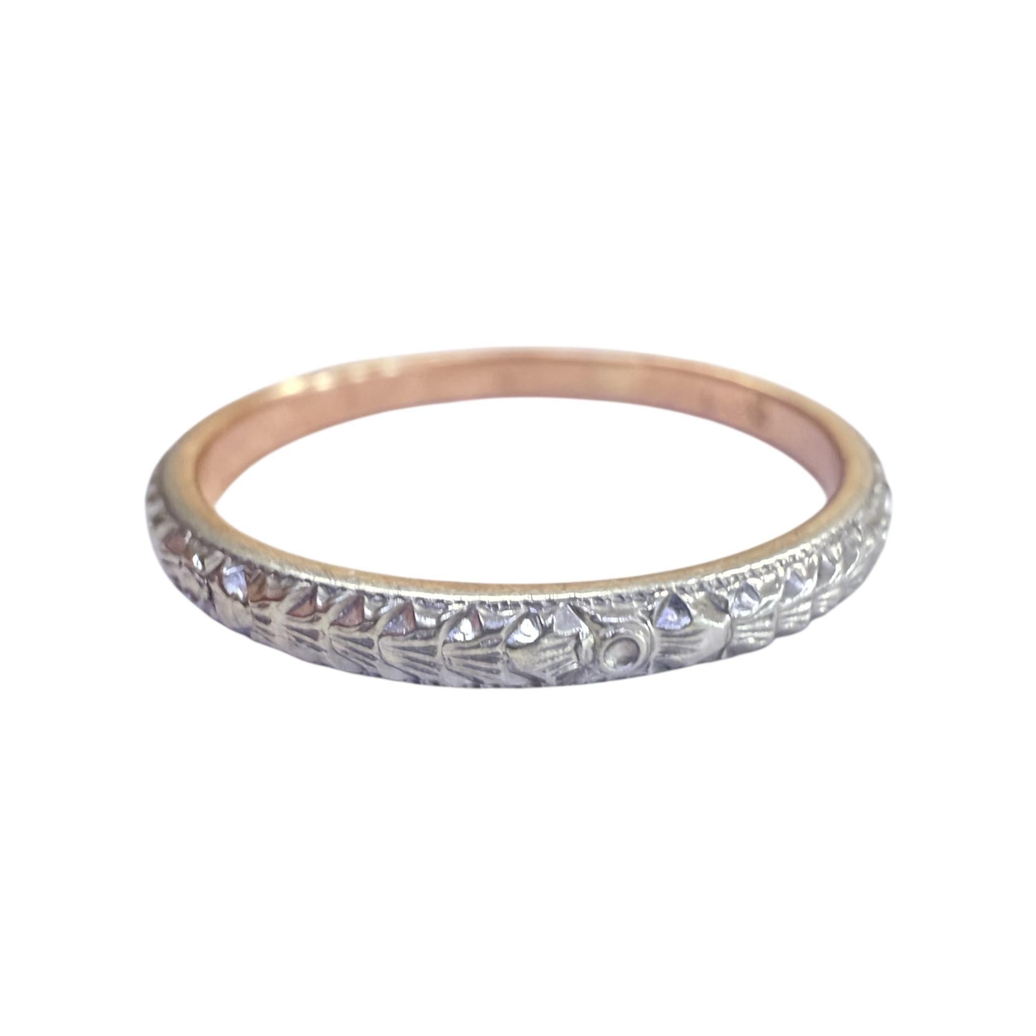 Vintage eingraviert Hochzeit Band 14K Weiß & Gelbgold Größe 9 im Angebot 1