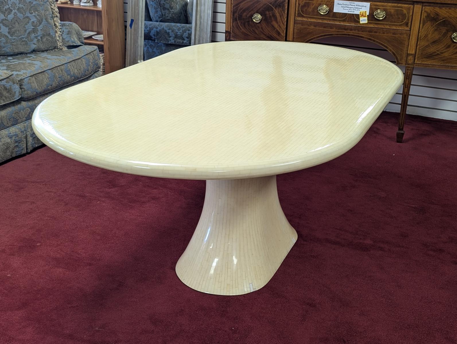 Mid-Century Modern Table de salle à manger ovale en os tessellé, Vintage Enrique Garcel, 6FT en vente