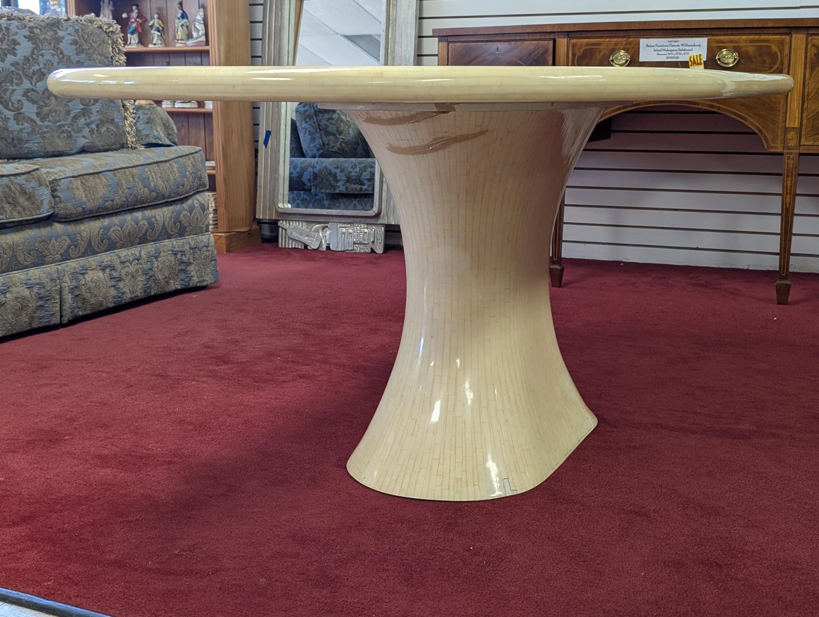 Table de salle à manger ovale en os tessellé, Vintage Enrique Garcel, 6FT Bon état - En vente à Oakwood, GA