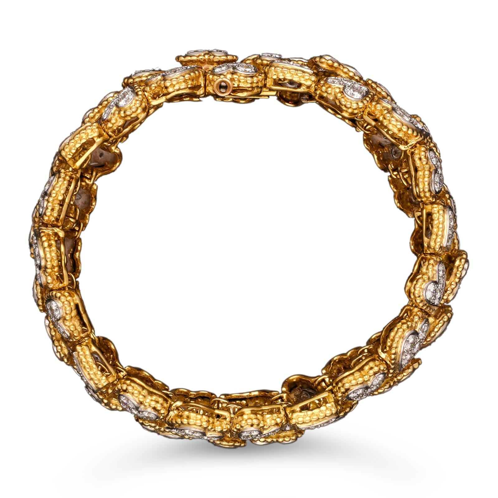 Round Cut Vintage Van Cleef & Arpels 'Entwined Diamond Hearts' Bracelet