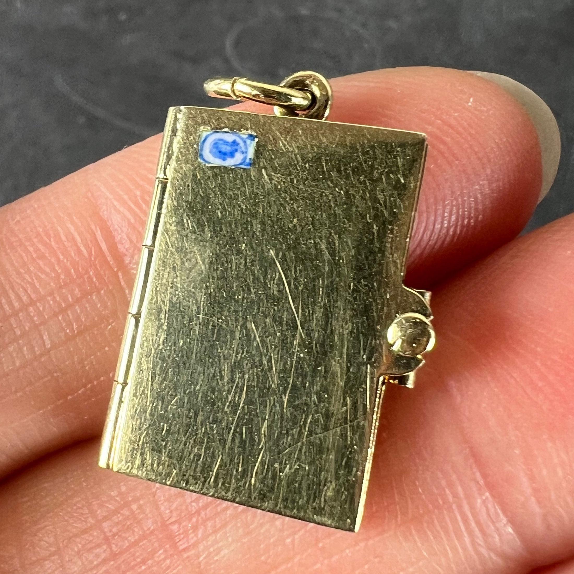 Vintage Envelope and Letter 14K Yellow Gold Enamel Stamp Charm Pendant en venta 7