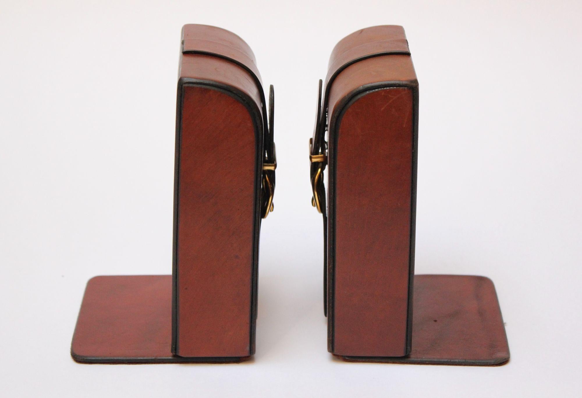Mid-Century Modern Vintage Equestrian Leather and Brass Buckle Bookends For Sale