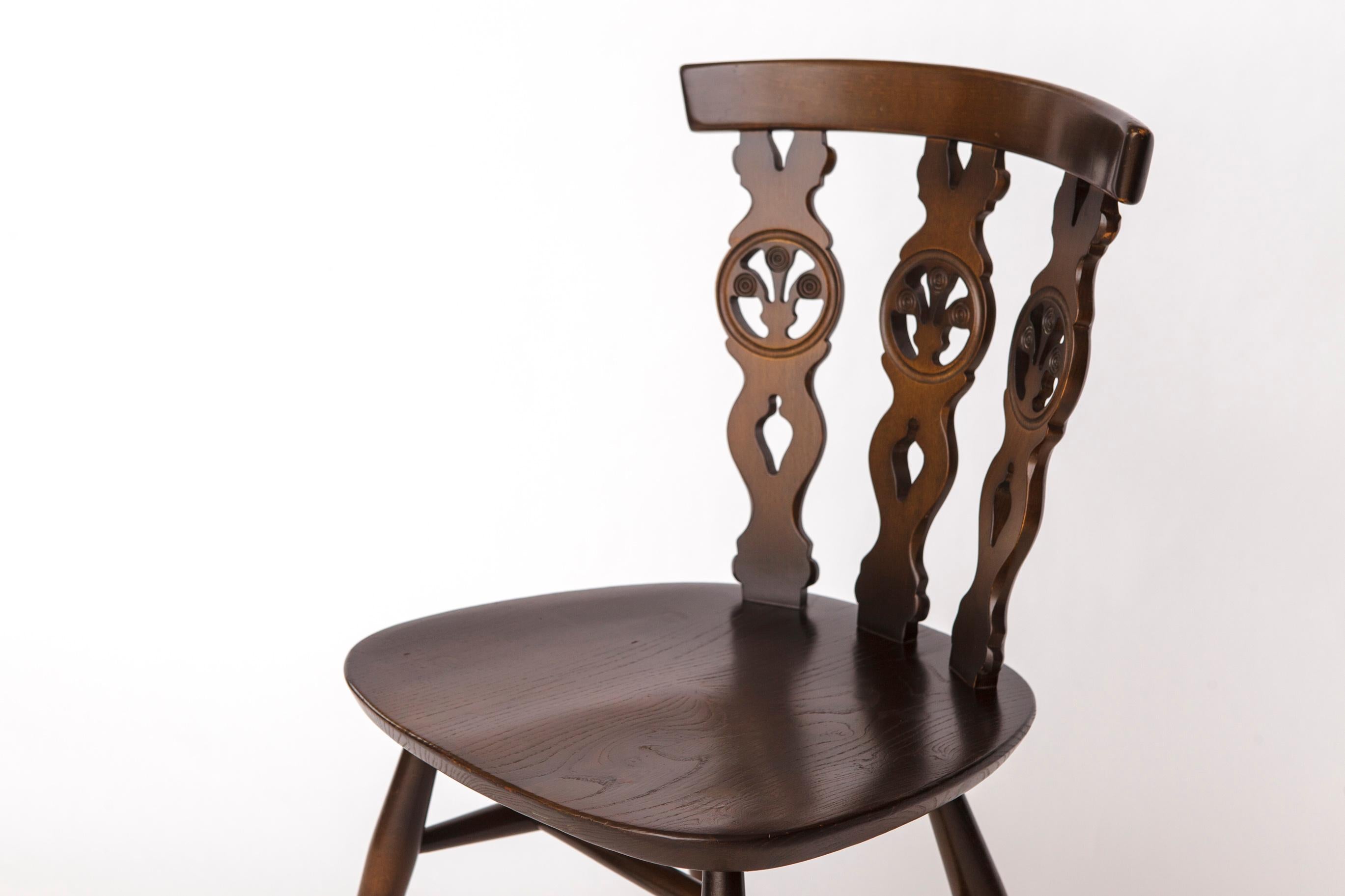 Lucidato Sedia vintage Ercol modello 375 - Inghilterra anni '60 - Legno di olmo - Etichetta originale in vendita