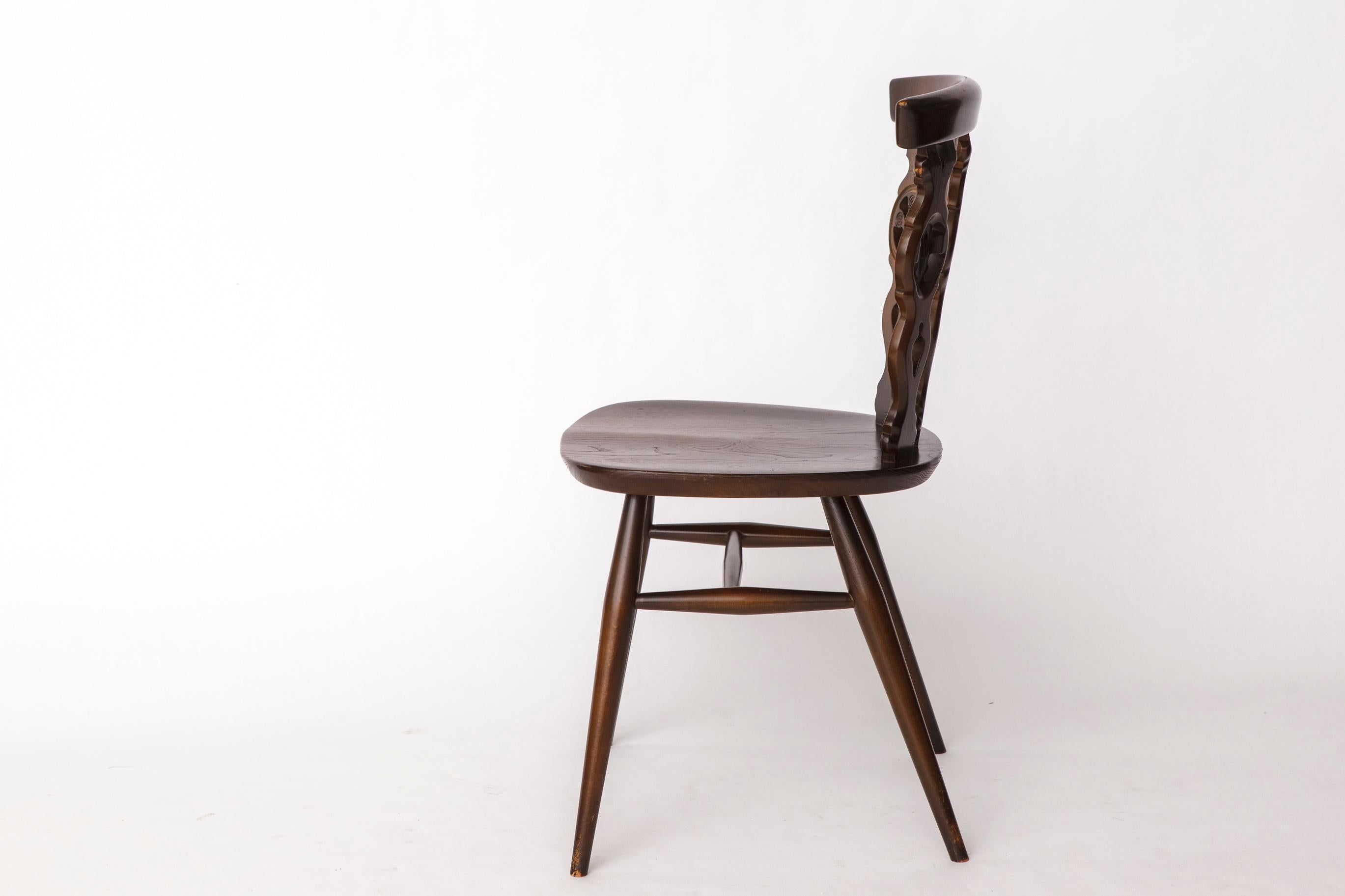 Sedia vintage Ercol modello 375 - Inghilterra anni '60 - Legno di olmo - Etichetta originale In condizioni buone in vendita a Hannover, DE