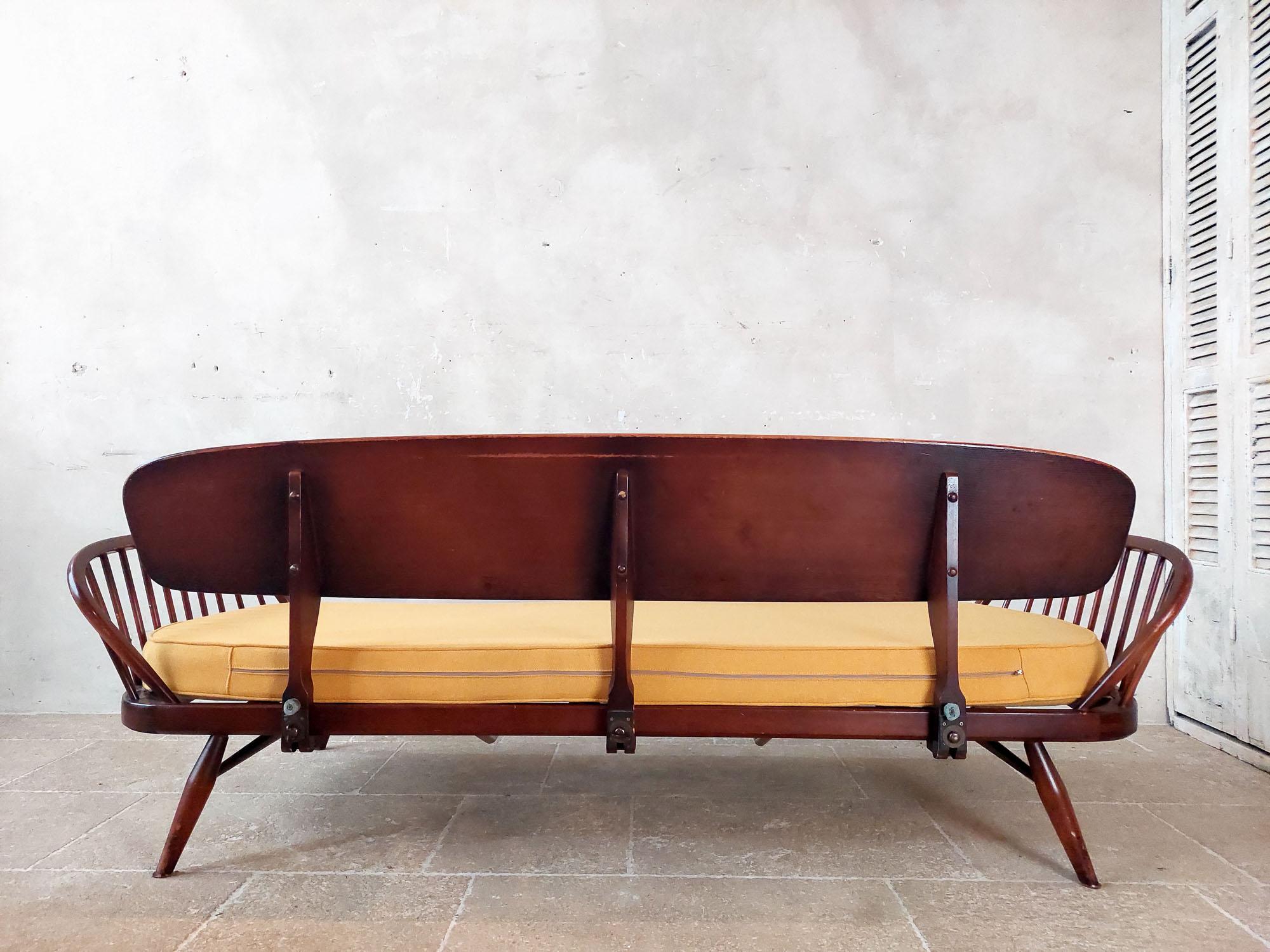 Vintage Ercol daybed studio sofa For Sale 2