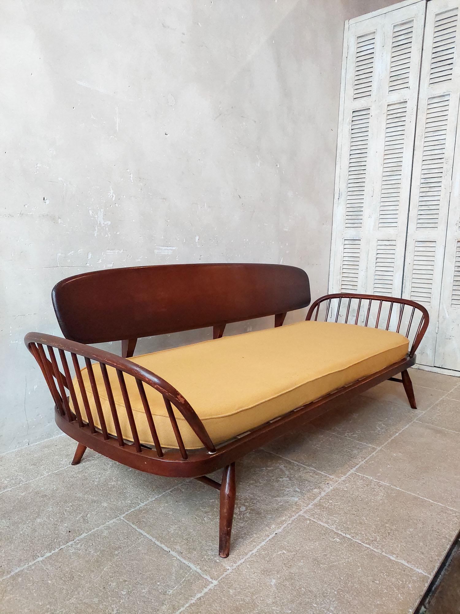 Mid-Century Modern Vintage Ercol daybed studio sofa For Sale