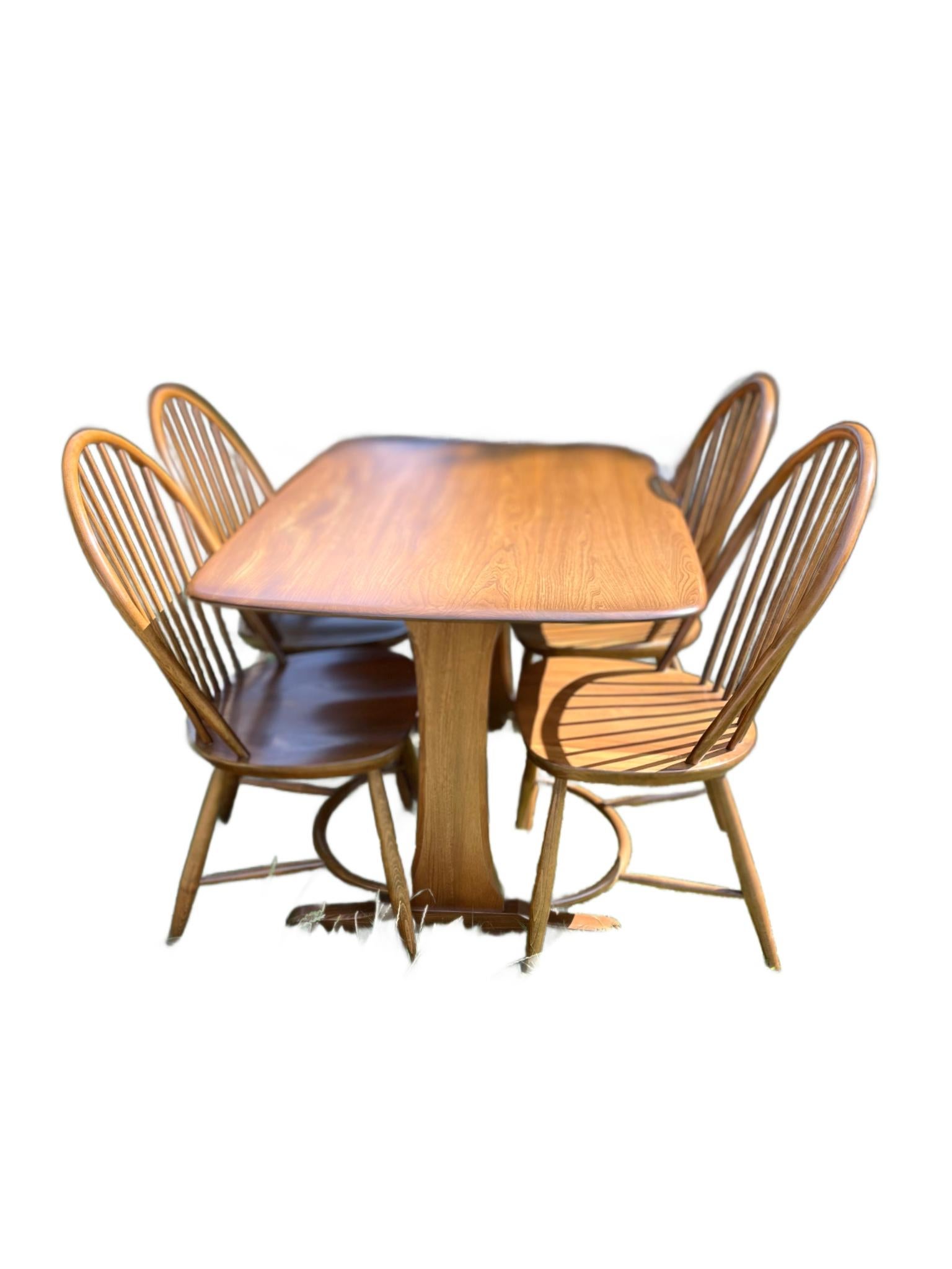 Vintage Ercol Dining Table and Four Rare Model 909 Latimer Steam-Bent Chairs (c. im Zustand „Gut“ im Angebot in Seaford, GB