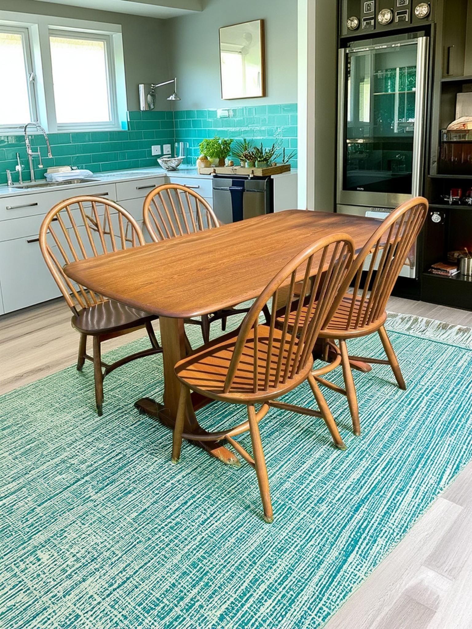 Vintage Ercol Dining Table and Four Rare Model 909 Latimer Steam-Bent Chairs (c. (Ulmenholz) im Angebot