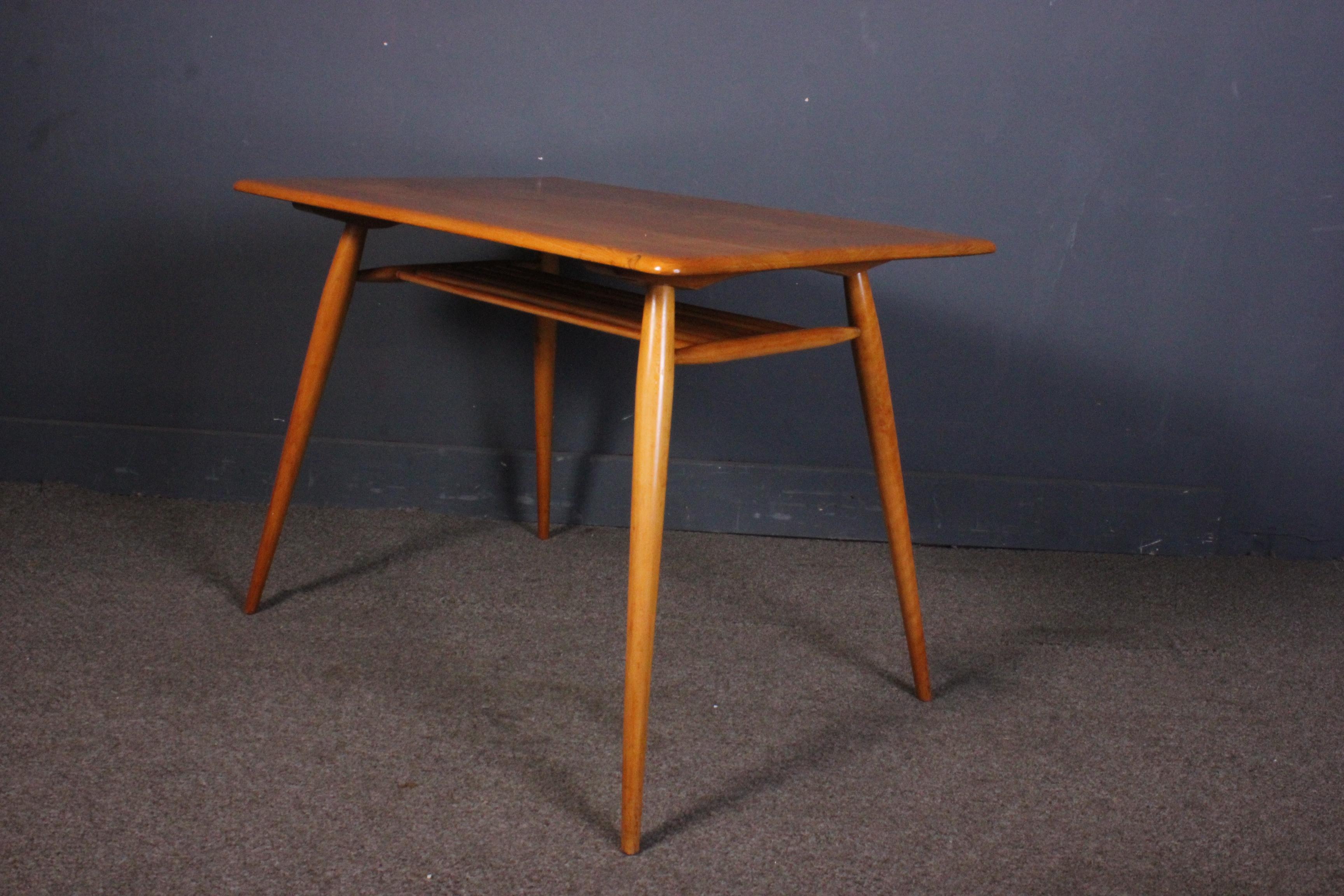 Vintage Ercol Dining Table Breakfast Table and Chairs Lucian Ercolani In Good Condition In Bangor, Gwynedd