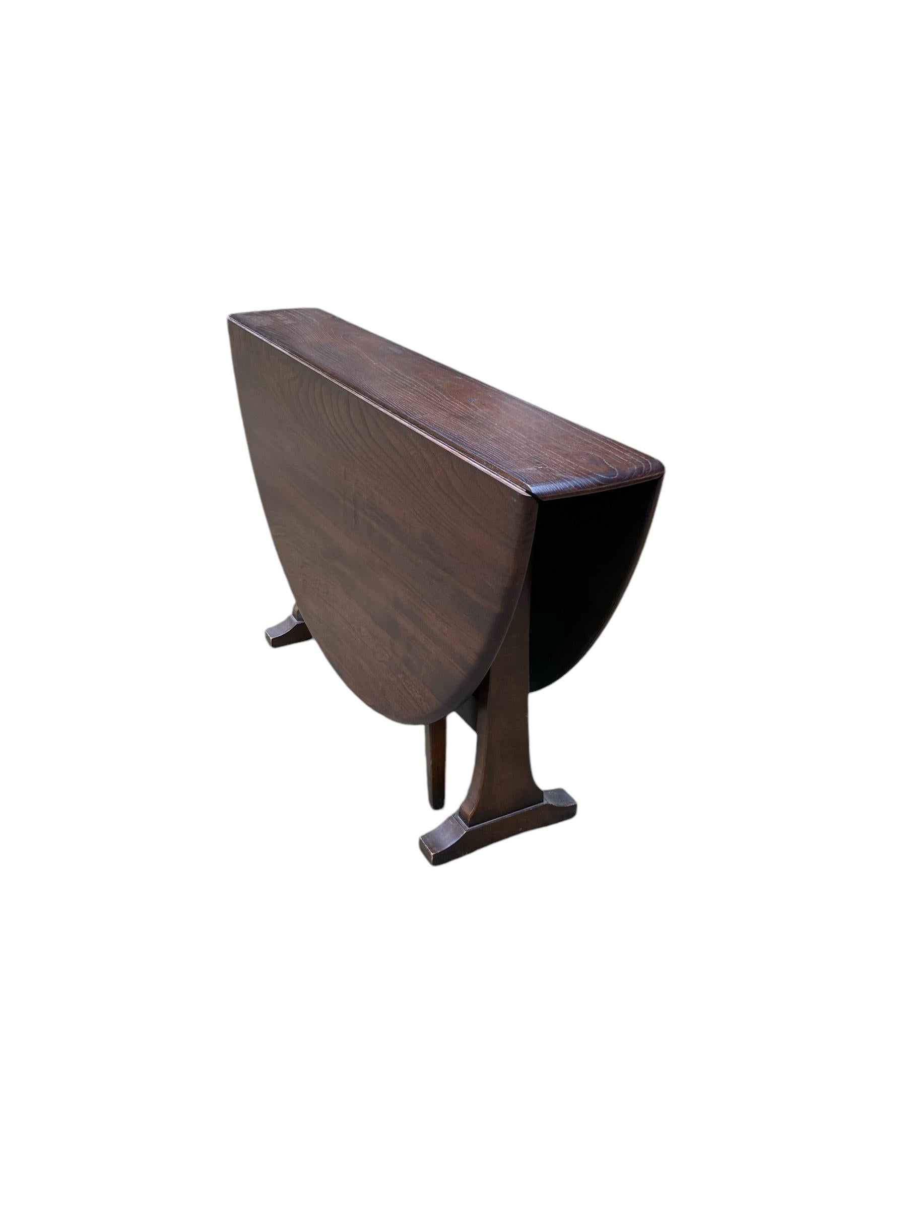 Britannique Vintage Ercol Folding Gate leg drop leaf Dining table en vente