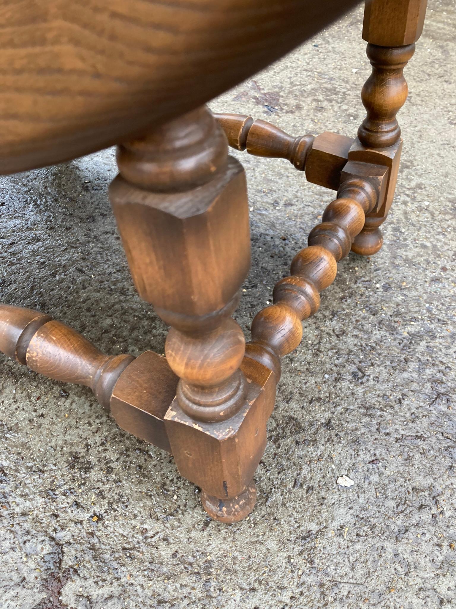 Vintage Ercol Golden Dawn Gate Leg Coffee, side table In Good Condition In Bishop's Stortford, GB