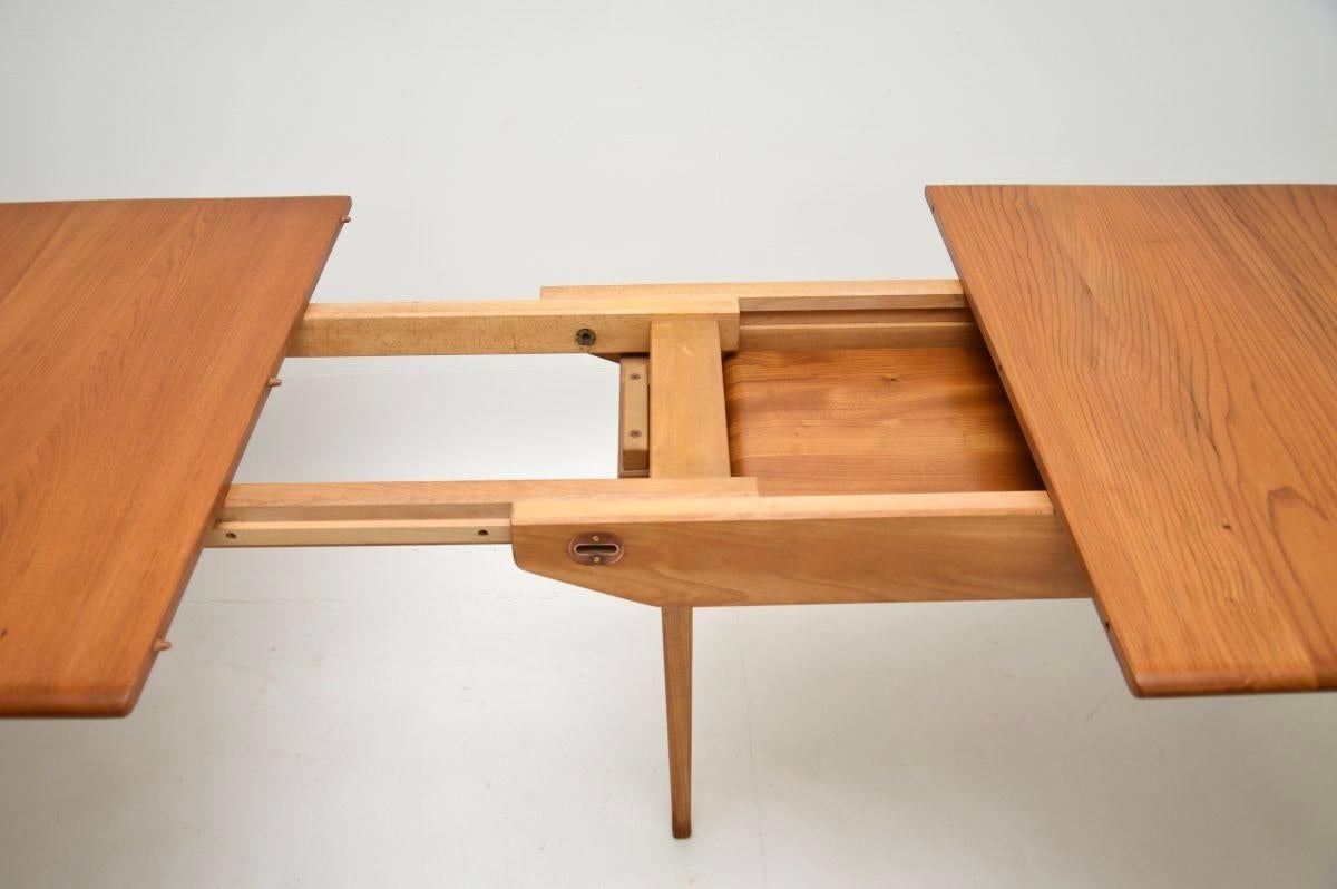 Vintage Ercol Grand Windsor Dining Table in Solid Elm For Sale 3