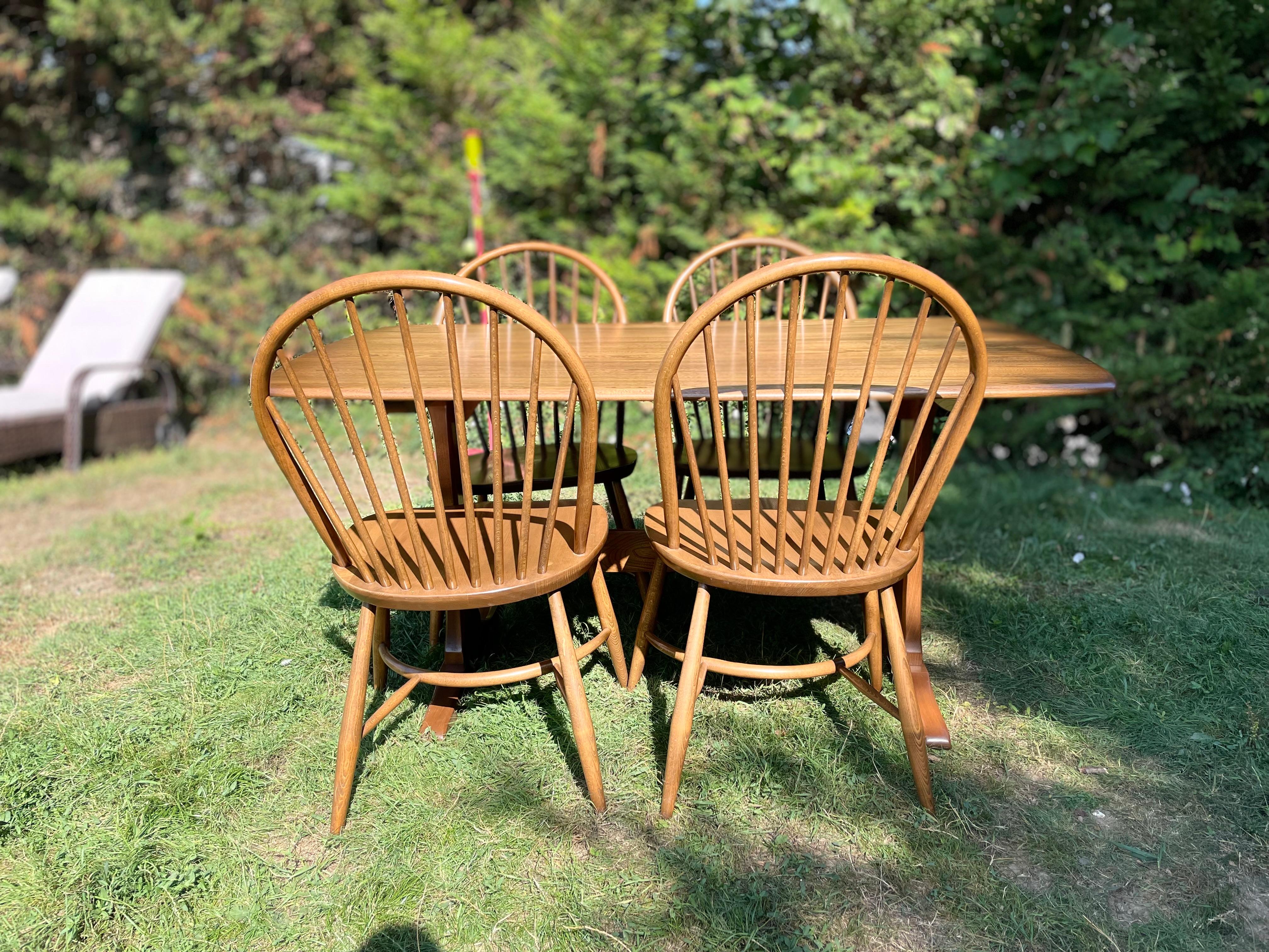 Vintage Ercol Dining Table – Model circa 1970
Dimensions:
Height: 76 cm (tabletop), 73 cm (clearance underneath)
Width/Depth: 84 cm Length: 152 cm

Seats: 4–6 people
A rare and beautifully crafted Ercol dining table from the 1970s, finished in the