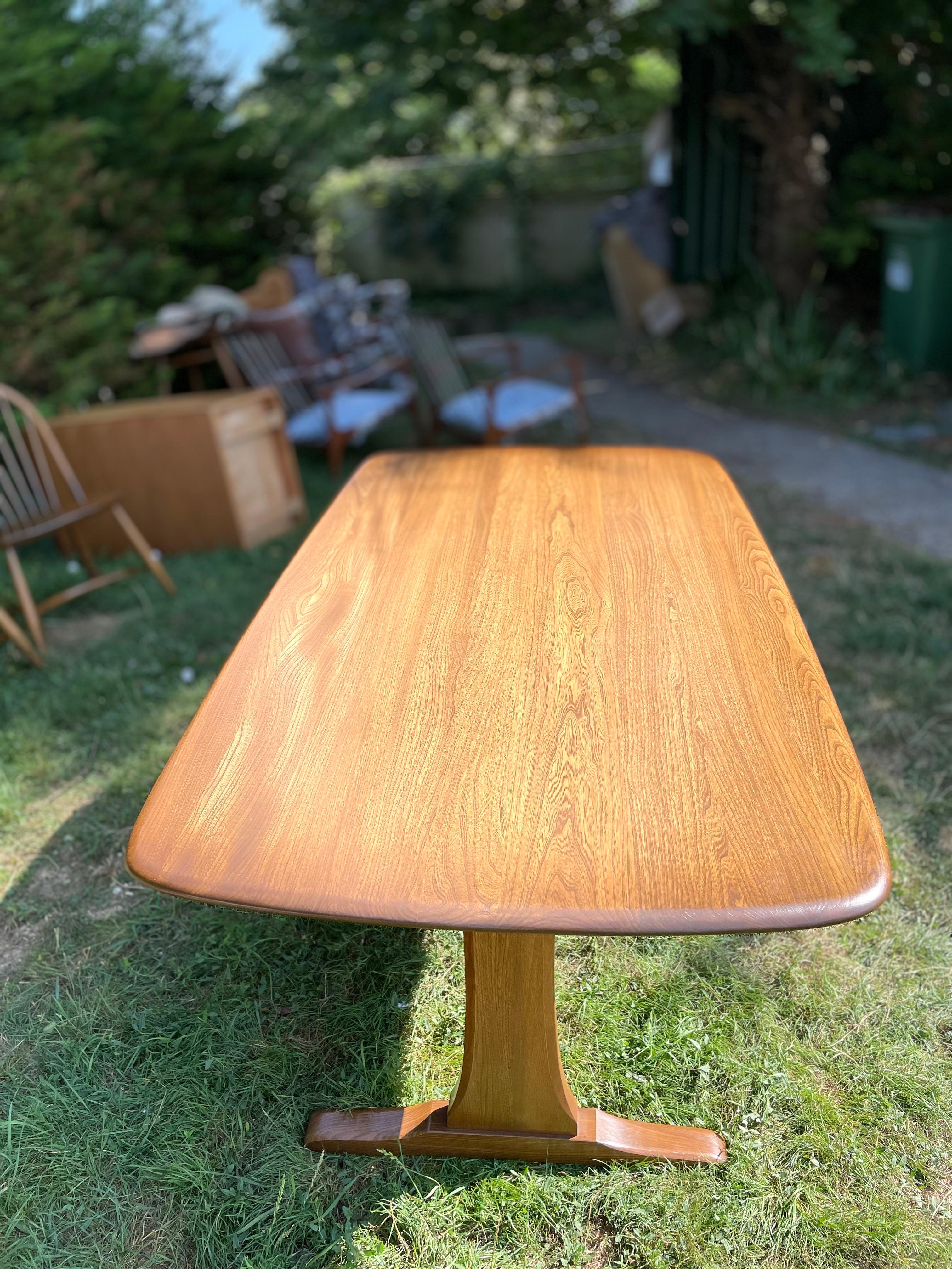 British Vintage Ercol Model 822 Elm Dining Table Rare For Sale