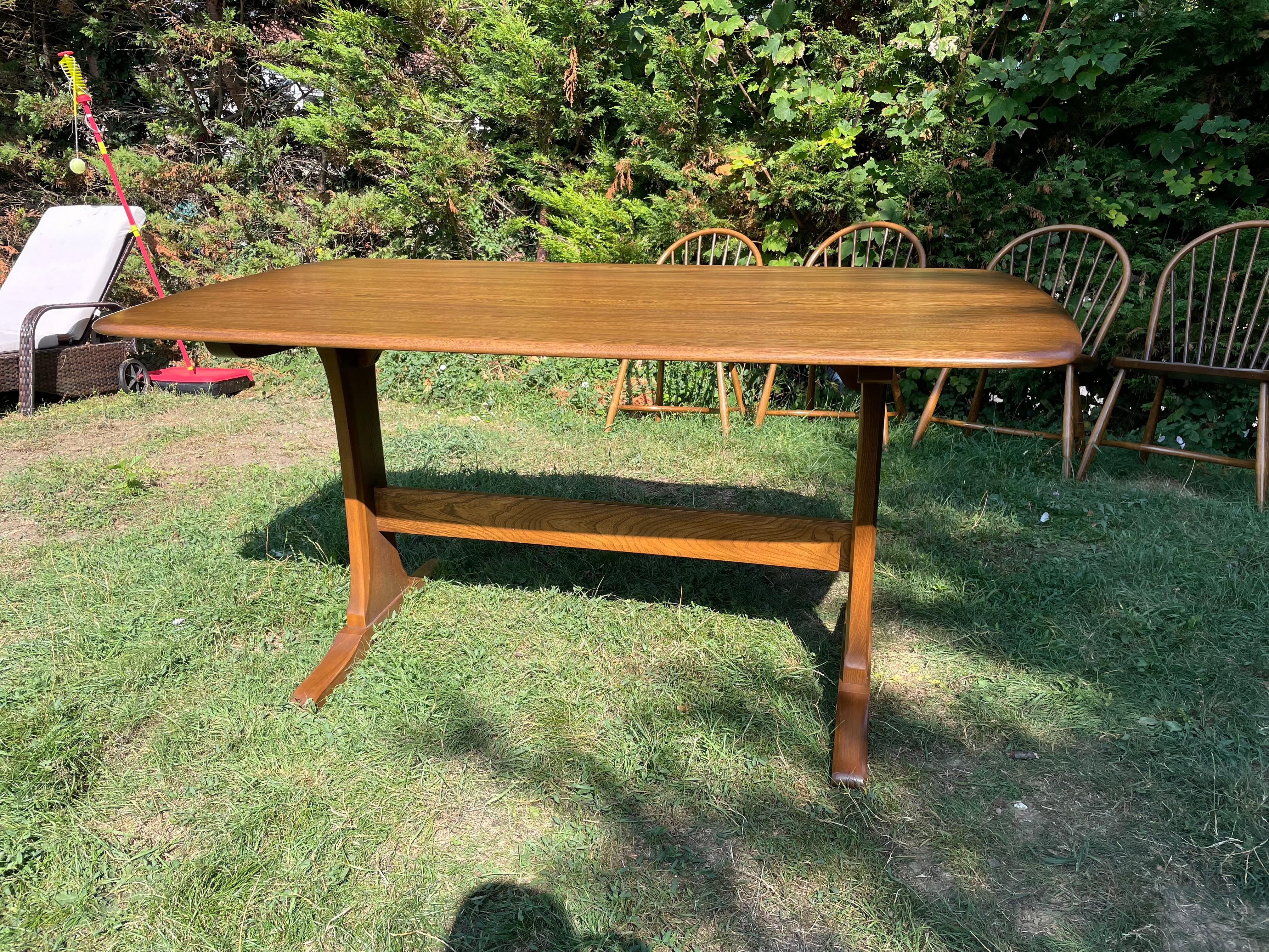 Vintage Ercol Model 822 Elm Dining Table Rare For Sale 1