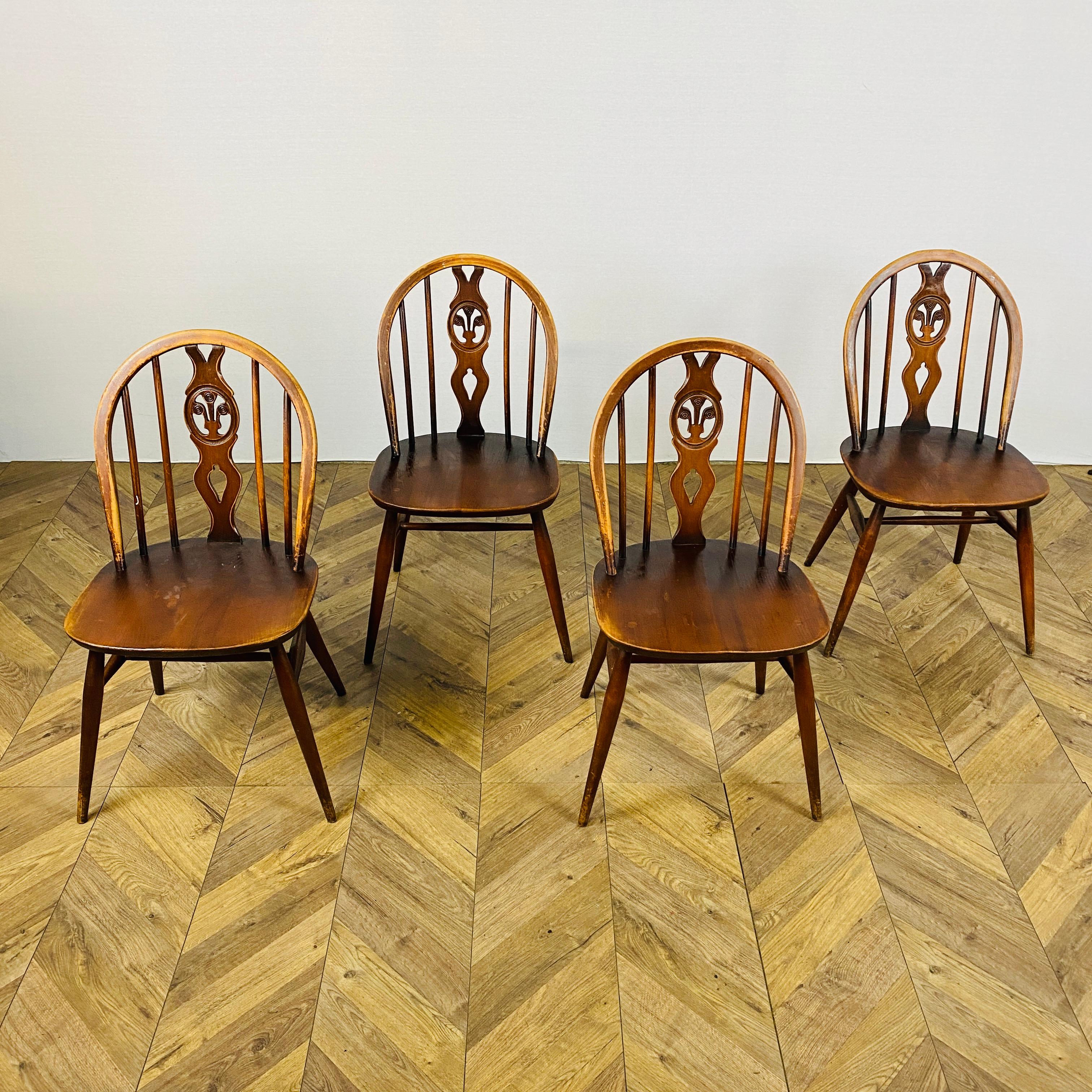 British Vintage Ercol Windsor Fleur De Lys Chairs, 1960s, Set of 8