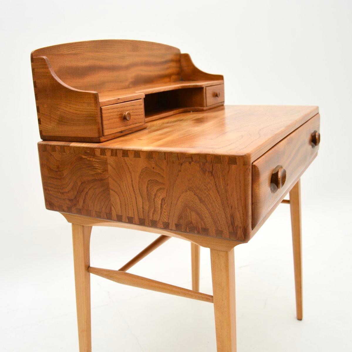 Vintage Ercol Schreibtisch aus massivem Ulmenholz im Angebot 5