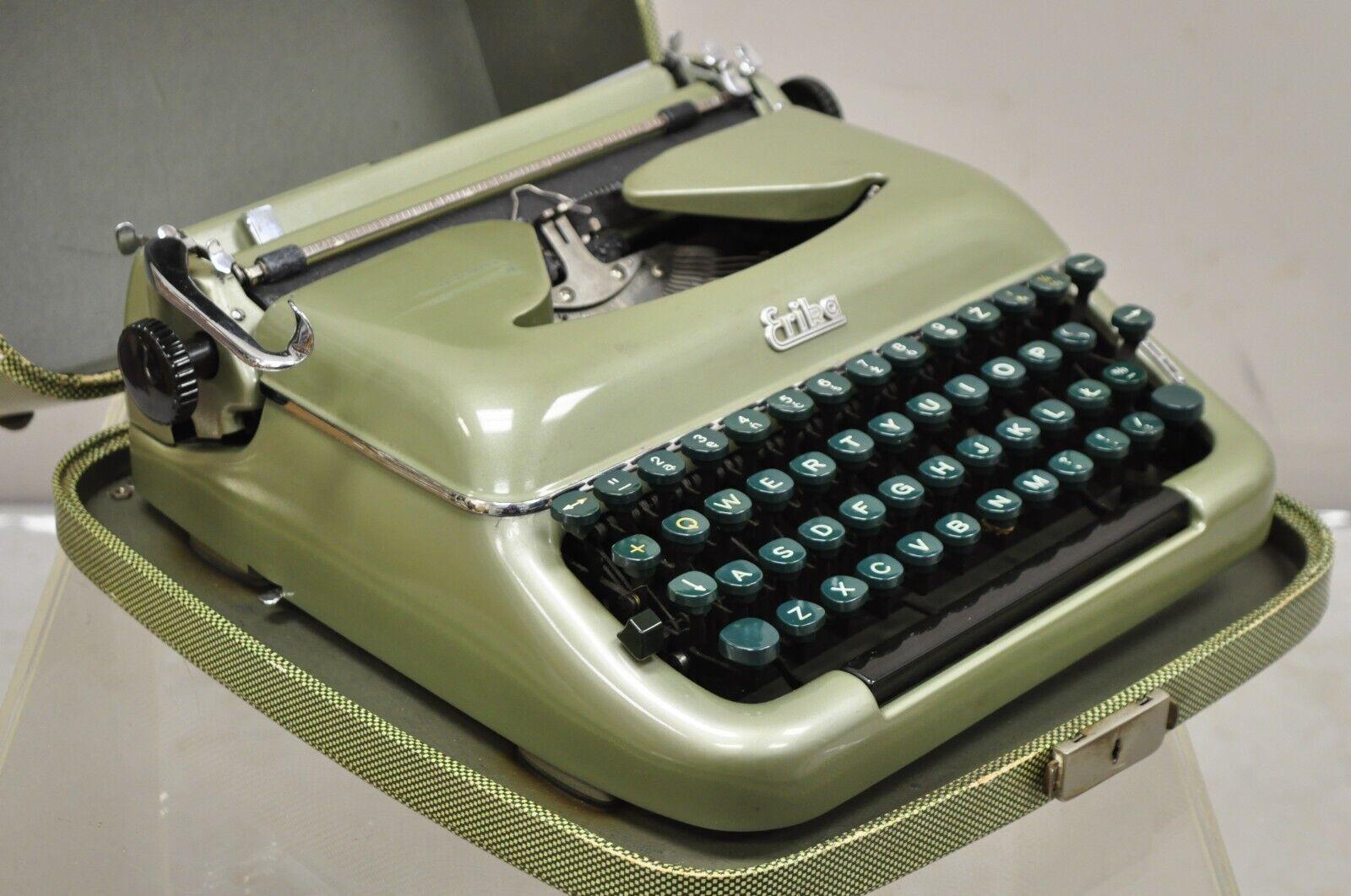 Vintage Erika Model 10 Germany Pearl Green Manual Portable Typewriter in Case For Sale 3
