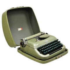 Retro Erika Model 10 Germany Pearl Green Manual Portable Typewriter in Case