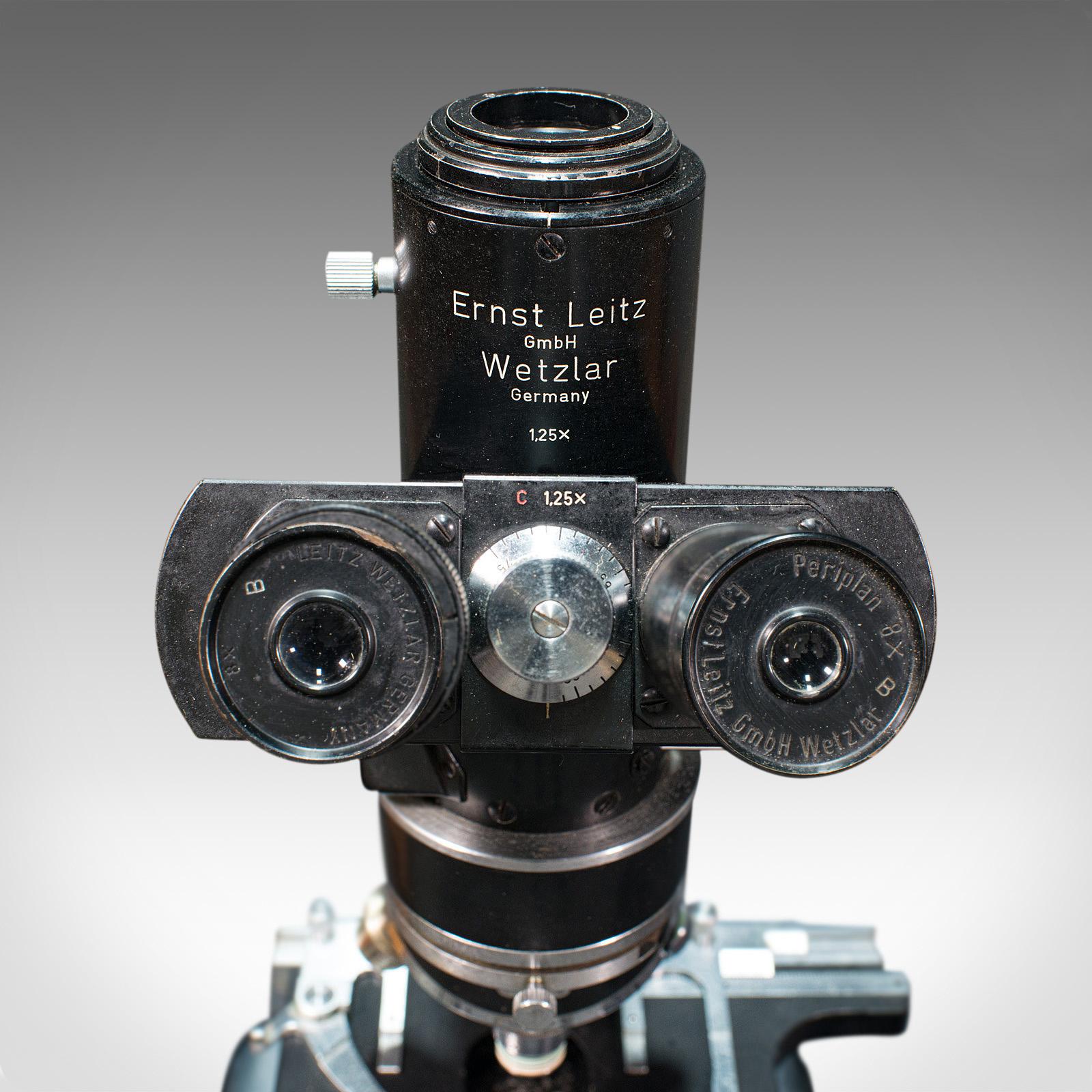 Vintage Ernst Leitz Microscope, German, Dialux, Scientific Instrument, C.1960 In Good Condition In Hele, Devon, GB