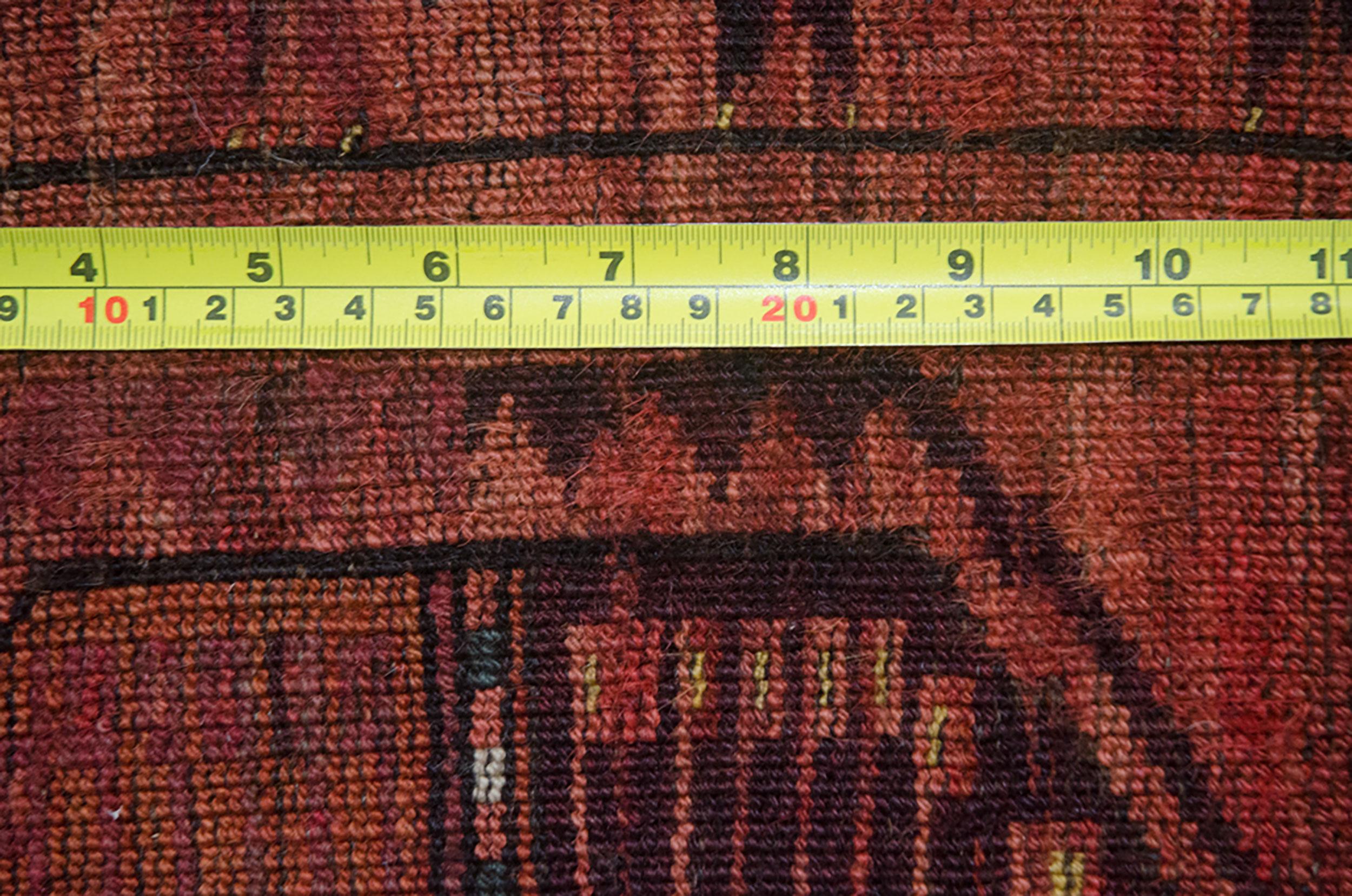 Vintage Ersari Rug, Afghanistan In Good Condition In Henley-on-Thames, Oxfordshire