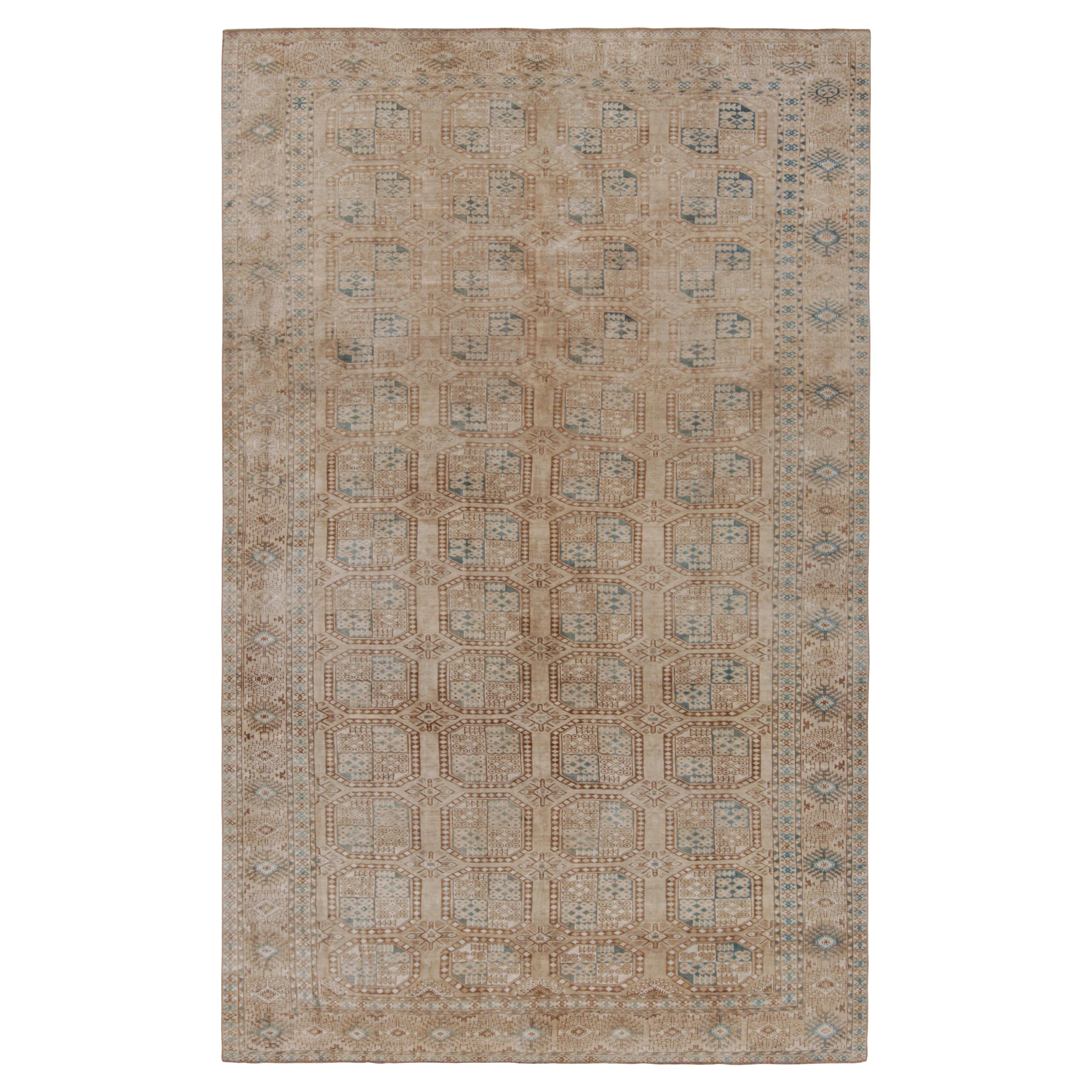 Alfombra vintage Ersari en beige-marrón con medallones geométricos, de Rug & Kilim