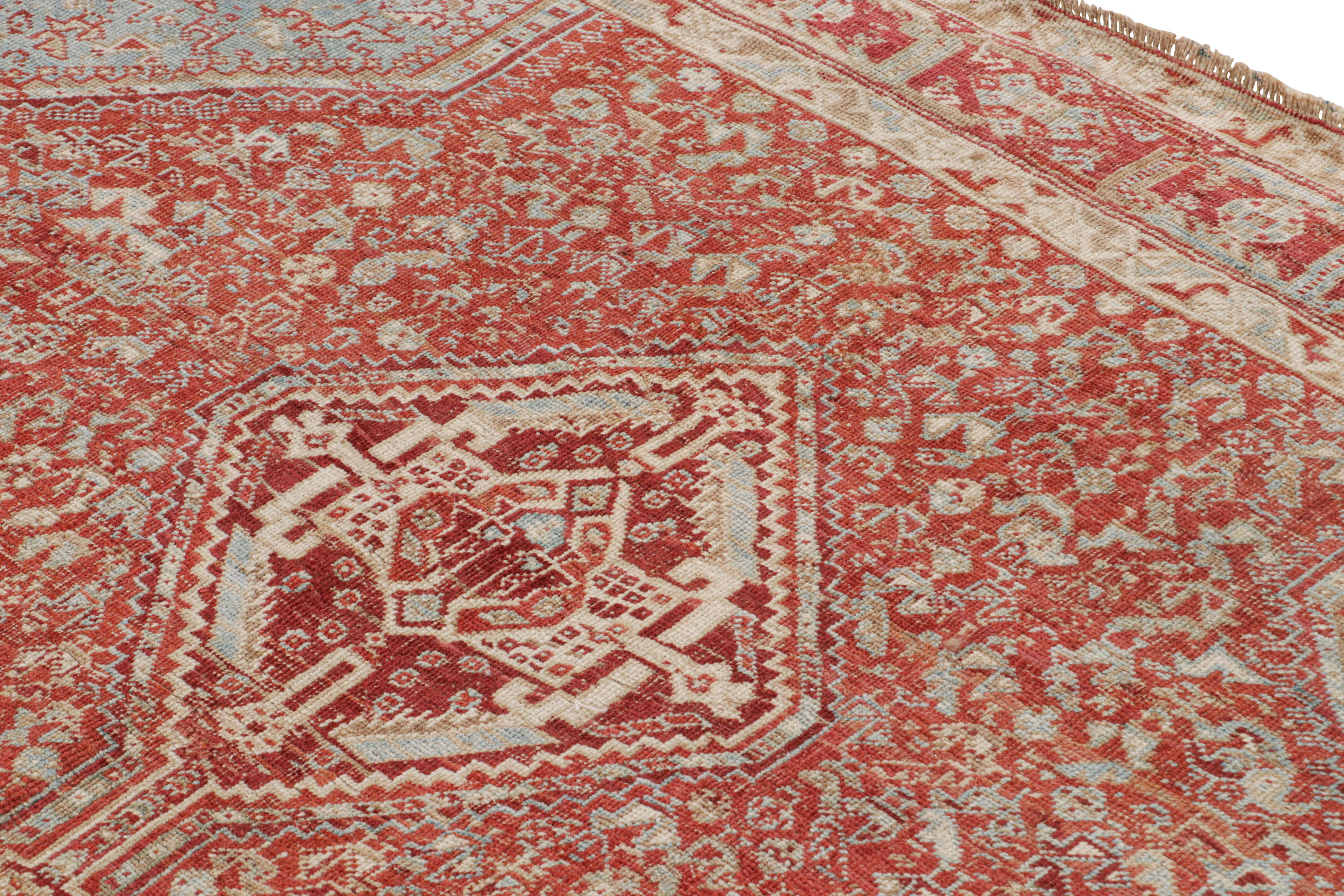 Milieu du XXe siècle Tapis Ersari rouge à motifs géométriques de Rug & Kilim en vente