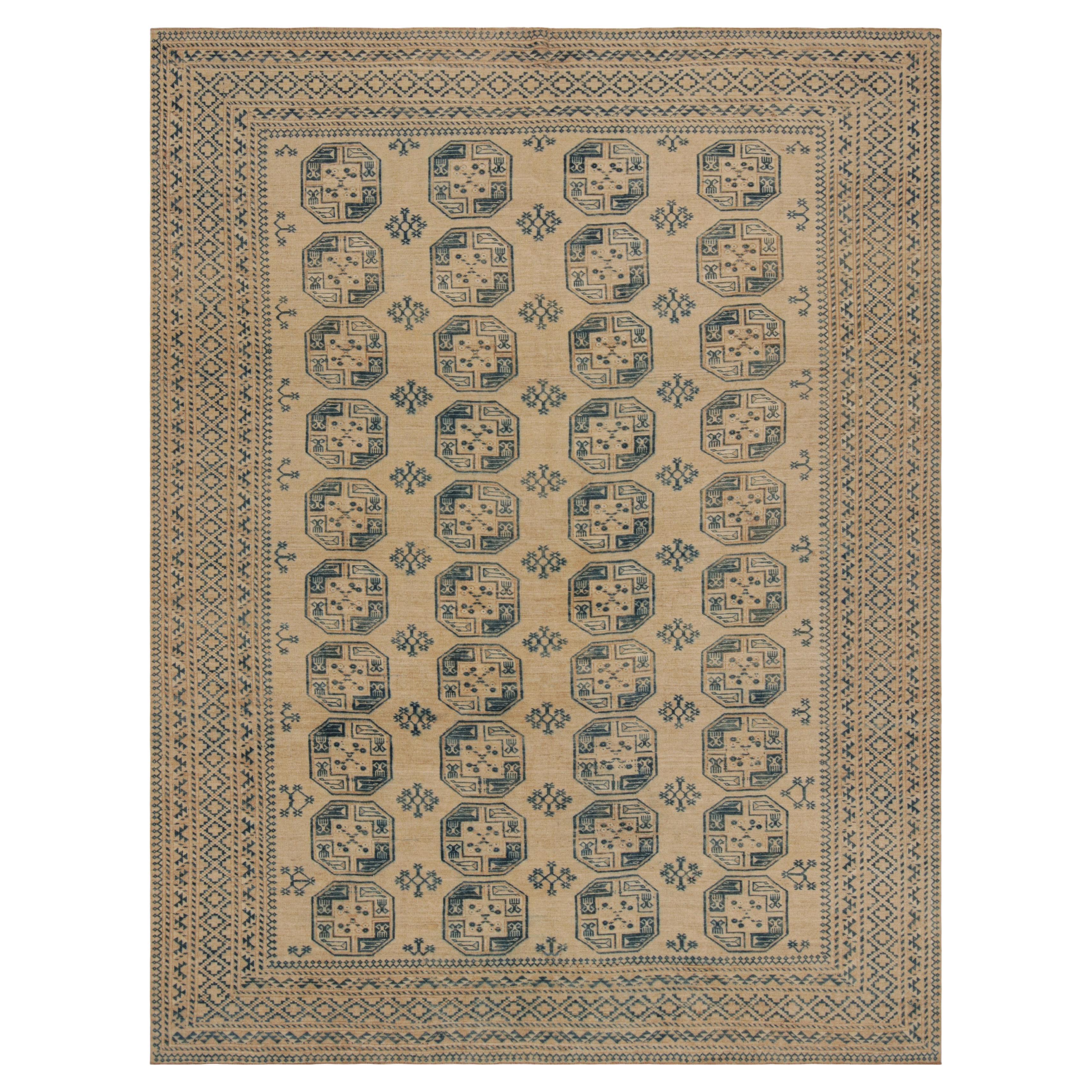 Vintage Ersari-Teppich mit beige-braunem, blauem geometrischem Medaillon von Rug & Kilim im Angebot