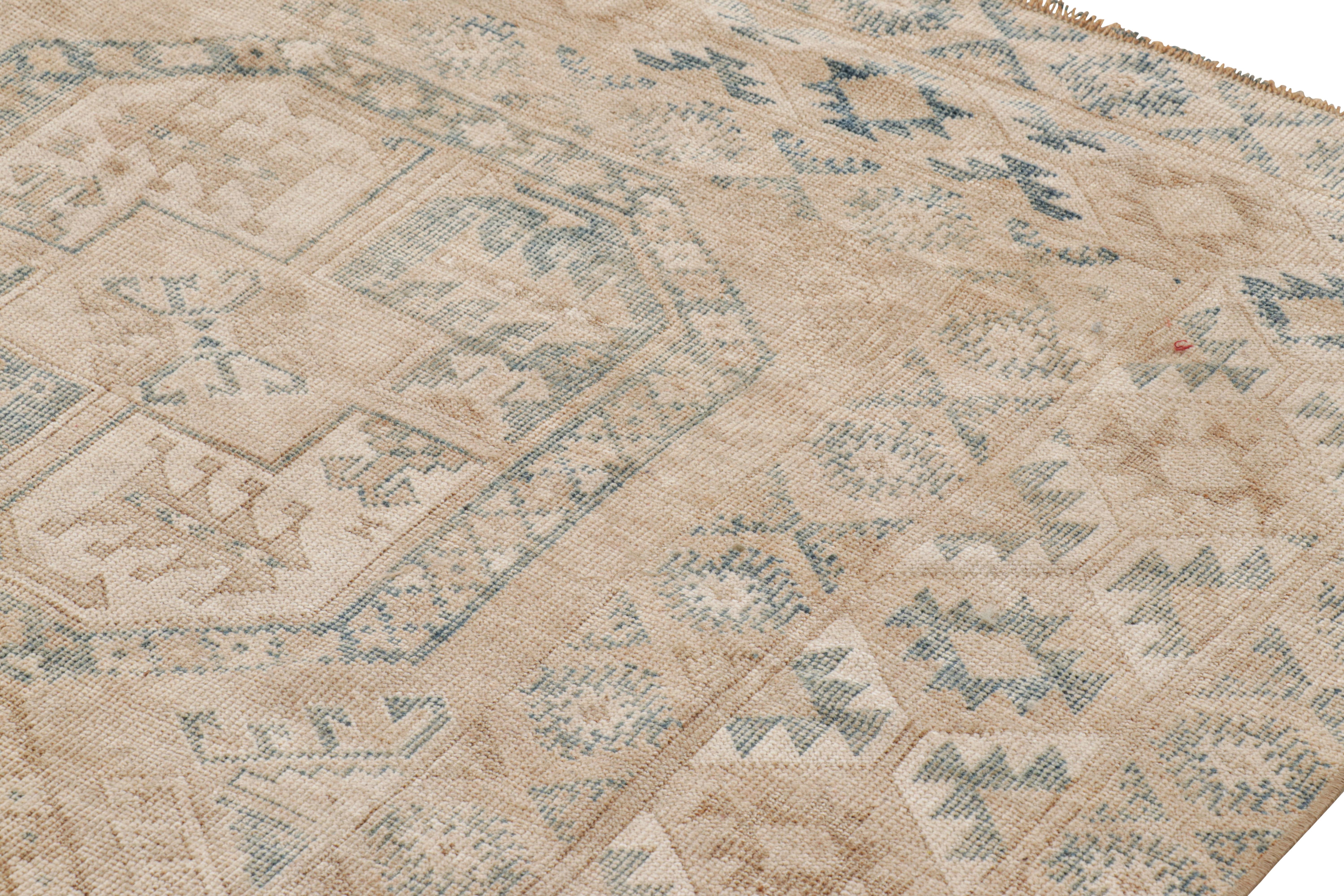 Alter Ersari-Teppich mit beige-braunen geometrischen Medaillons, von Rug & Kilim (Frühes 20. Jahrhundert) im Angebot