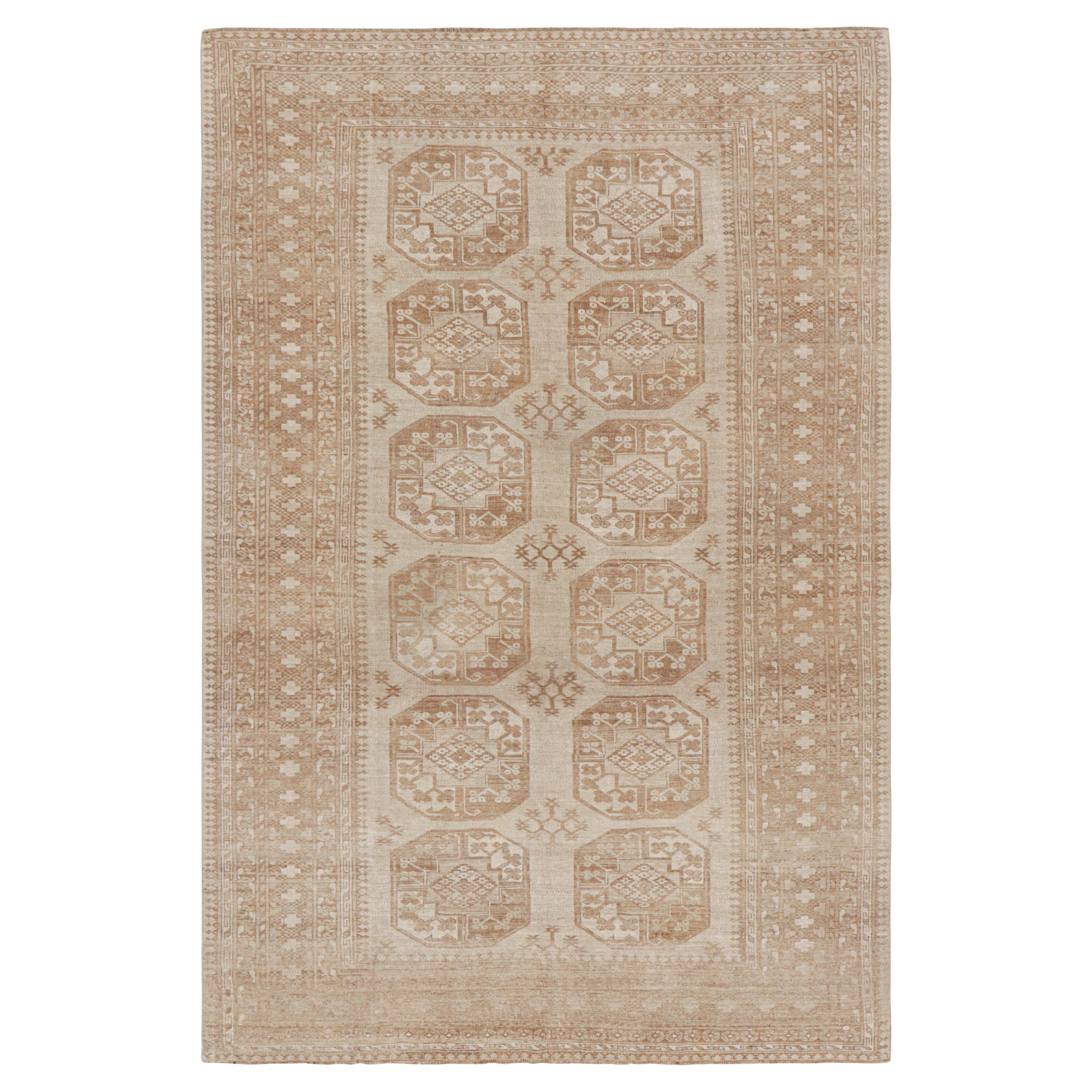Alter Ersari-Teppich mit beige-braunen geometrischen Medaillons, von Rug & Kilim im Angebot