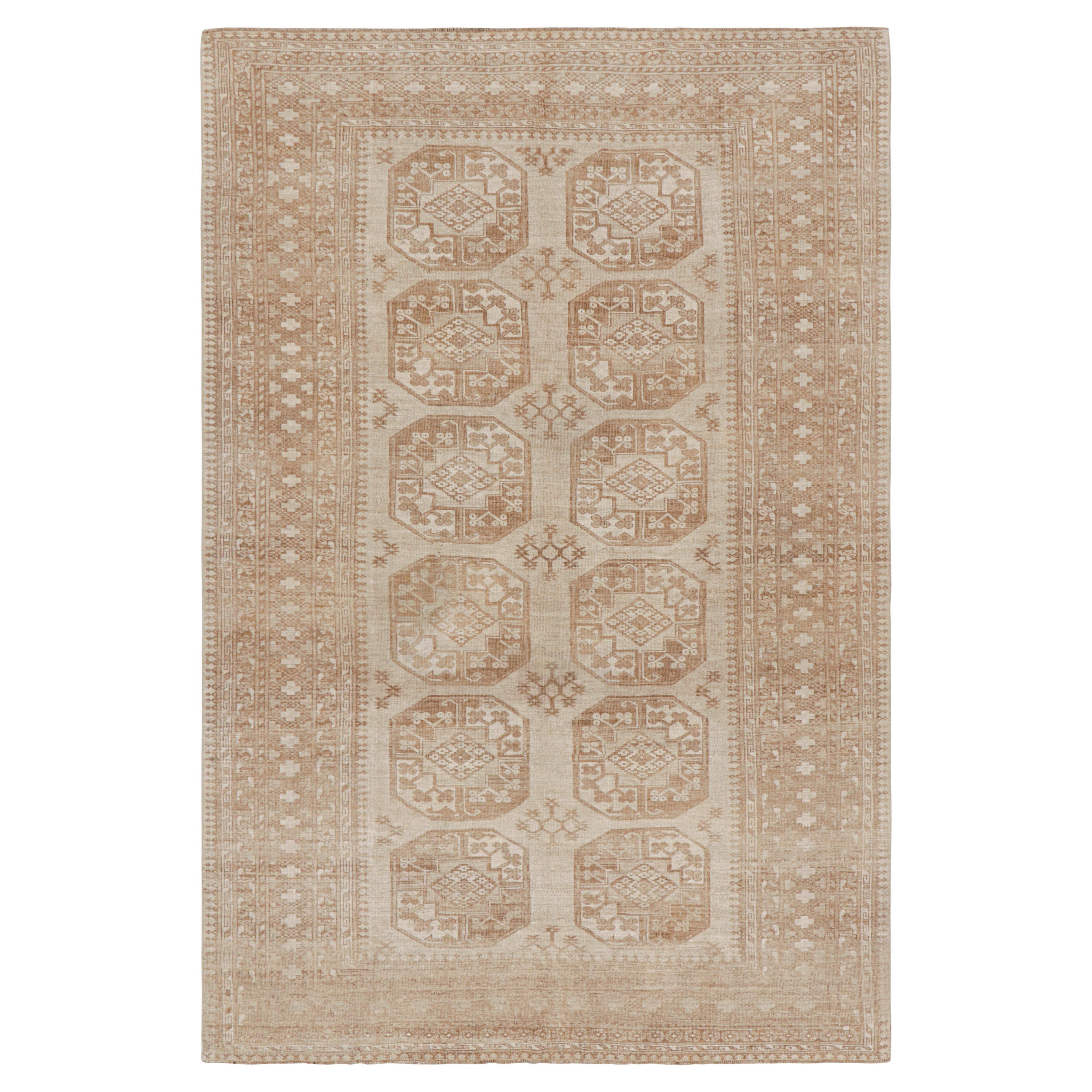 Alfombra vintage Ersari con medallones geométricos beige-marrón, de Rug & Kilim